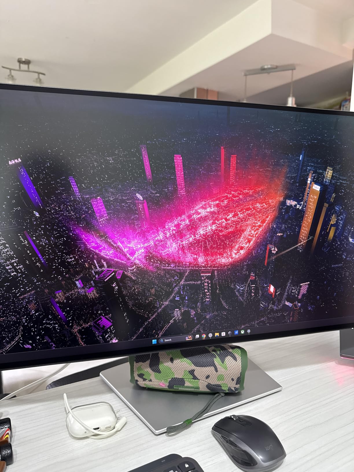 Dell UltraSharp U2725QE 27 Inch 4K UHD IPS Black Monitor with 120Hz and Thunderbolt 4 customer photo 3