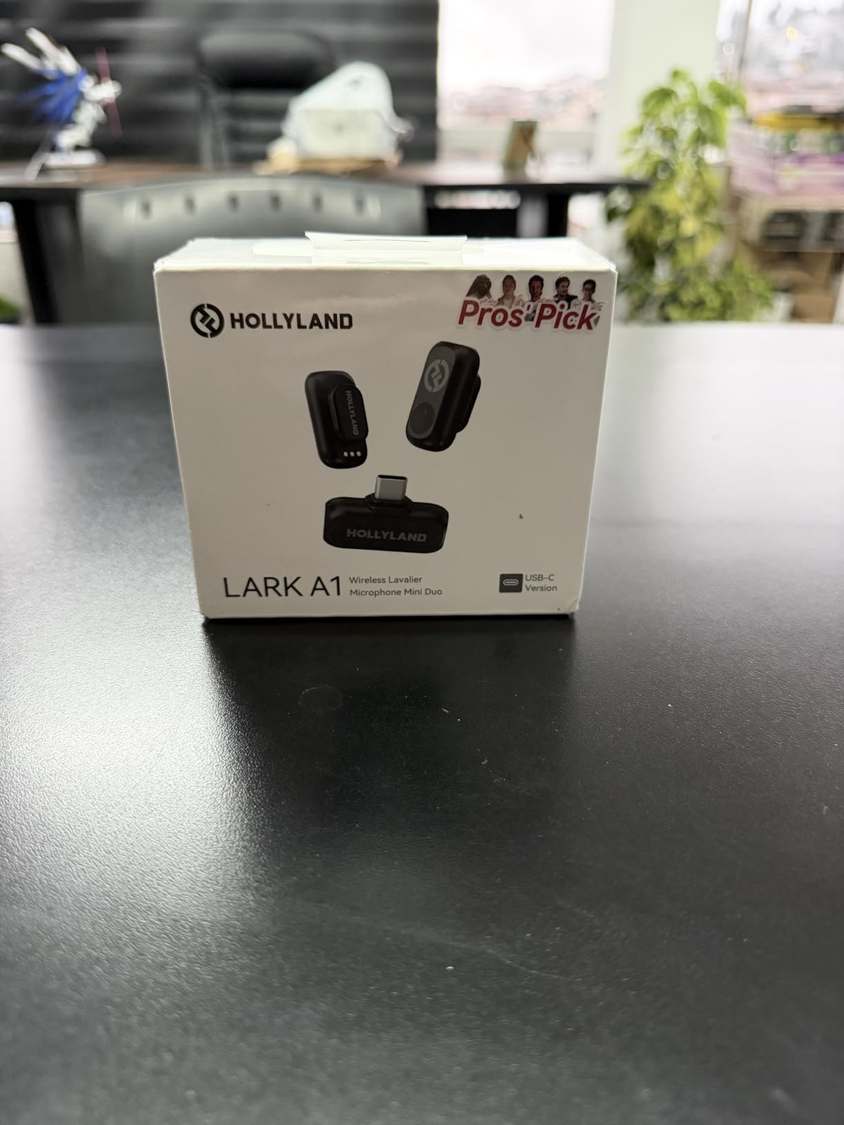 Hollyland Lark A1 Wireless Microphone for iPhone & Android, 48kHz/24-bit Studio Audio, 3-Level Noise Cancellation, 200m Range, Magnetic Mini Mic for Video Recording & Live Streaming (2TX + USB-C RX) customer photo 2