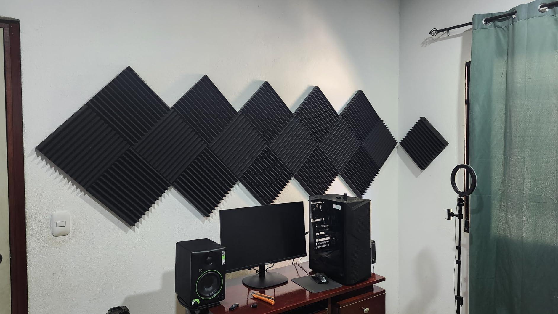 8 Pack - Bass Traps Acoustic Foam Corner, 9.8x9.8 * 4.7'' Black Bass Traps Corner Studio Foam, High Density and Fire-Proof Bass Traps Acoustic Panels Recording Studio Acoustical Treatments customer photo 1