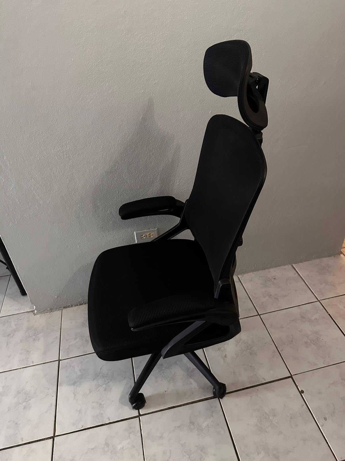 Fizzin Ergonomic Office Chair, 400 LBS Computer Chairs with Adjustable Lumbar Support, Breathable Mesh Desk Chair Ergonomic with Thickened Cushion customer photo 1