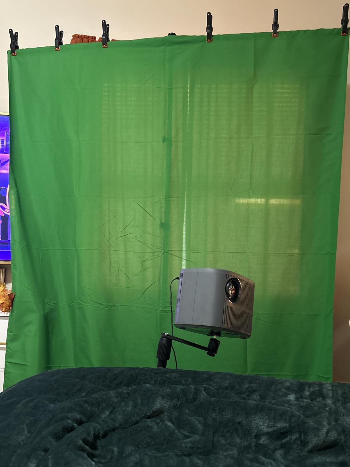 EMART Green Screen Backdrop Kit with Reverse Folding Base, 5x6.5ft Photo Greenscreen Background with Portable T-Shape Stand and 6 Clamps for Photography, Photoshoot, Studio Video Recording, Streaming customer photo 2