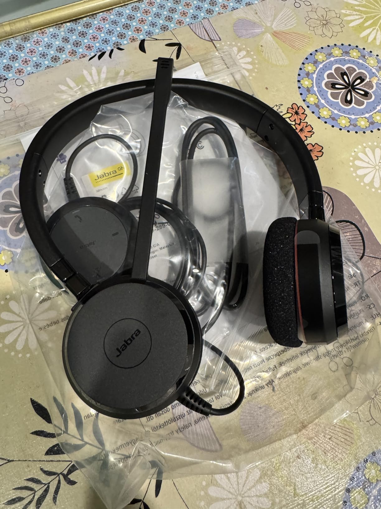 Jabra Evolve 20 Wired Headset (2025 Edition) - Dual-Ear Set for Office and Work from Home - Call Control - All Platforms - USB-C/A Connectivity - Black customer photo 1