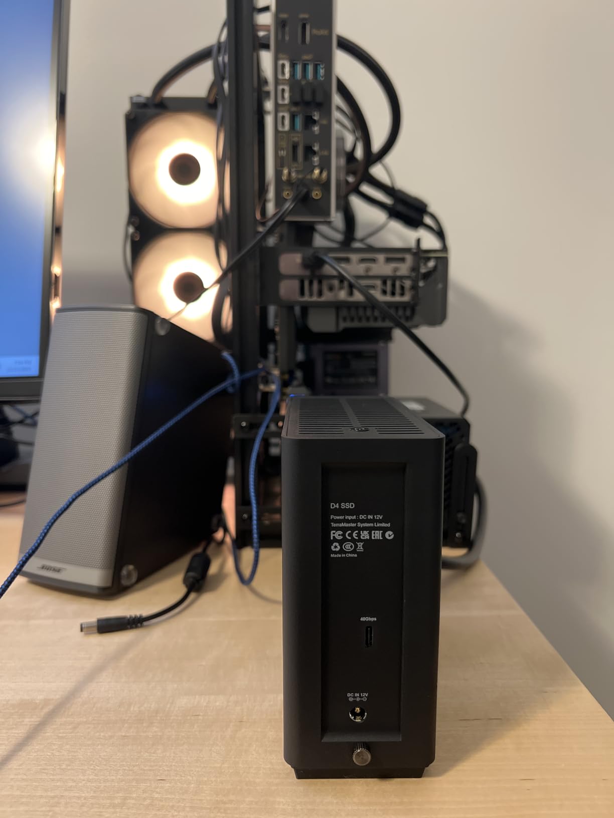 TERRAMASTER D4 SSD NVMe Enclosure - 40Gbps 4Bay USB Storage Type-C customer photo 1