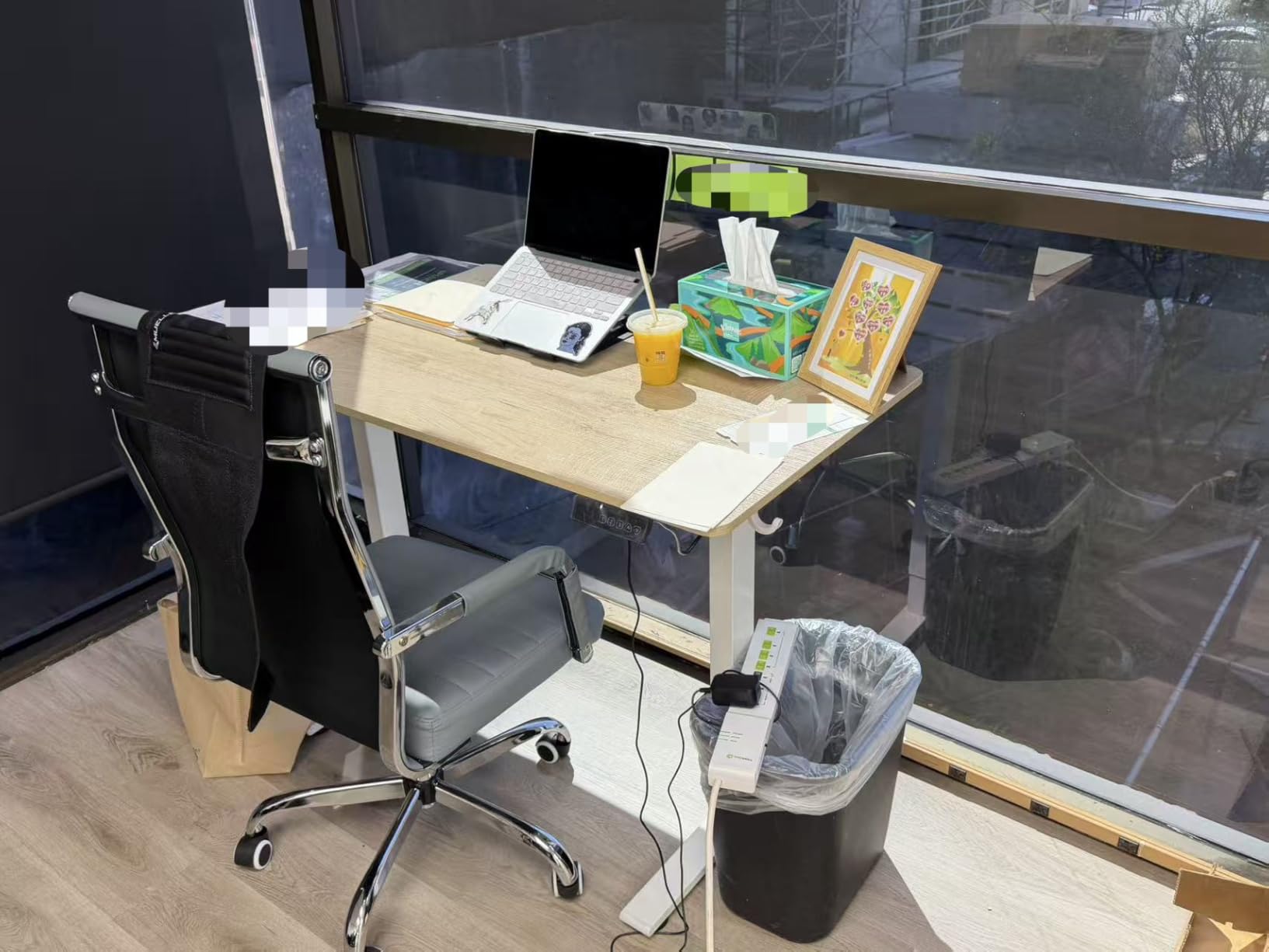 FEZIBO Standing Desk, 48 x 24 Inches Electric Height Adjustable, Sit and Stand Up, Computer Office Desk with Splice Board, White Frame/Maple TOP customer photo 1