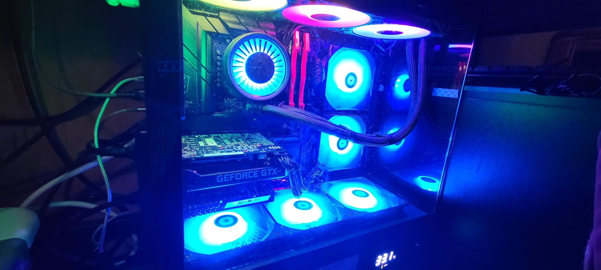 AVerMedia 4K HDMI Capture Card, USB Game Capture Card for Streaming and Recording with True Low Latency on PS5/Pro, Xbox, Switch 2, PC on Twitch, OBS, for Win11, Mac-GC553Pro Live Gamer Ultra S Black customer photo 1