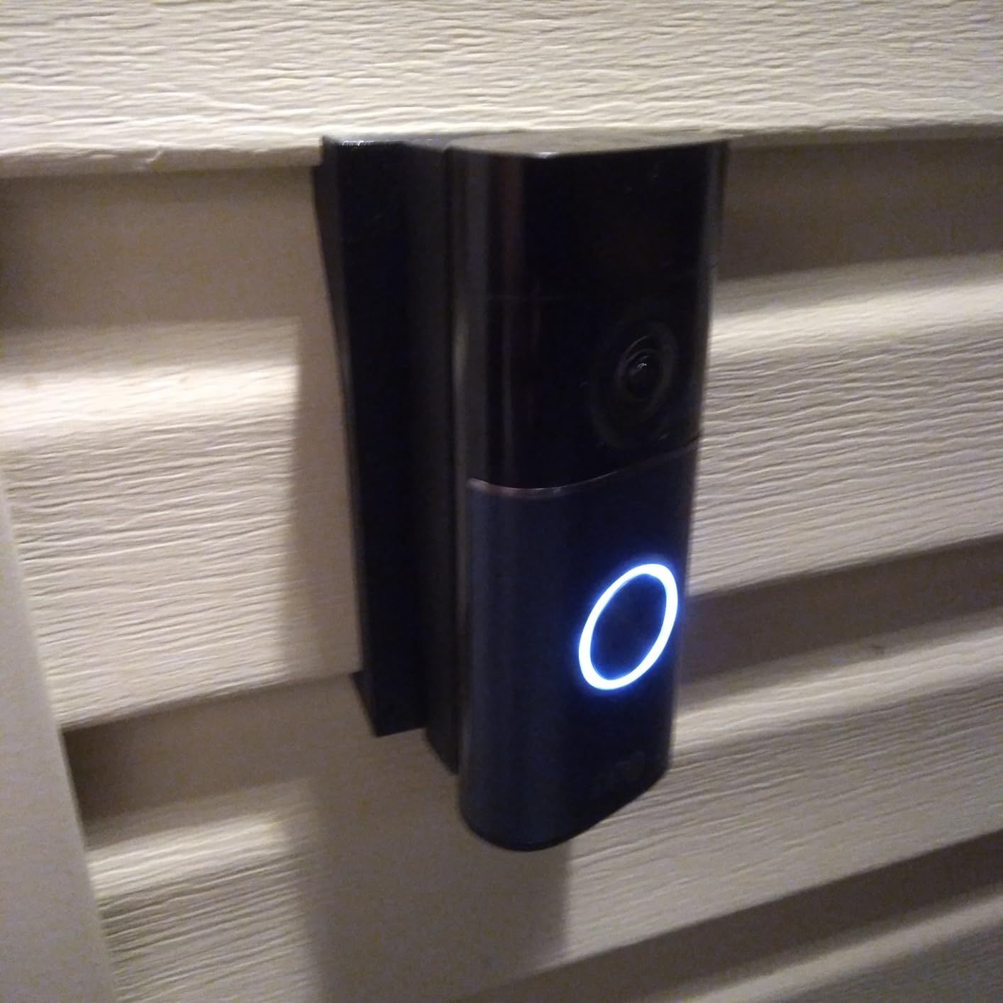 Ring Wired Doorbell Plus (newest model), Retinal 2K with wide-angle video, 4x Enhanced Zoom, and Low-Light Sight, Nickel Silver customer photo 1