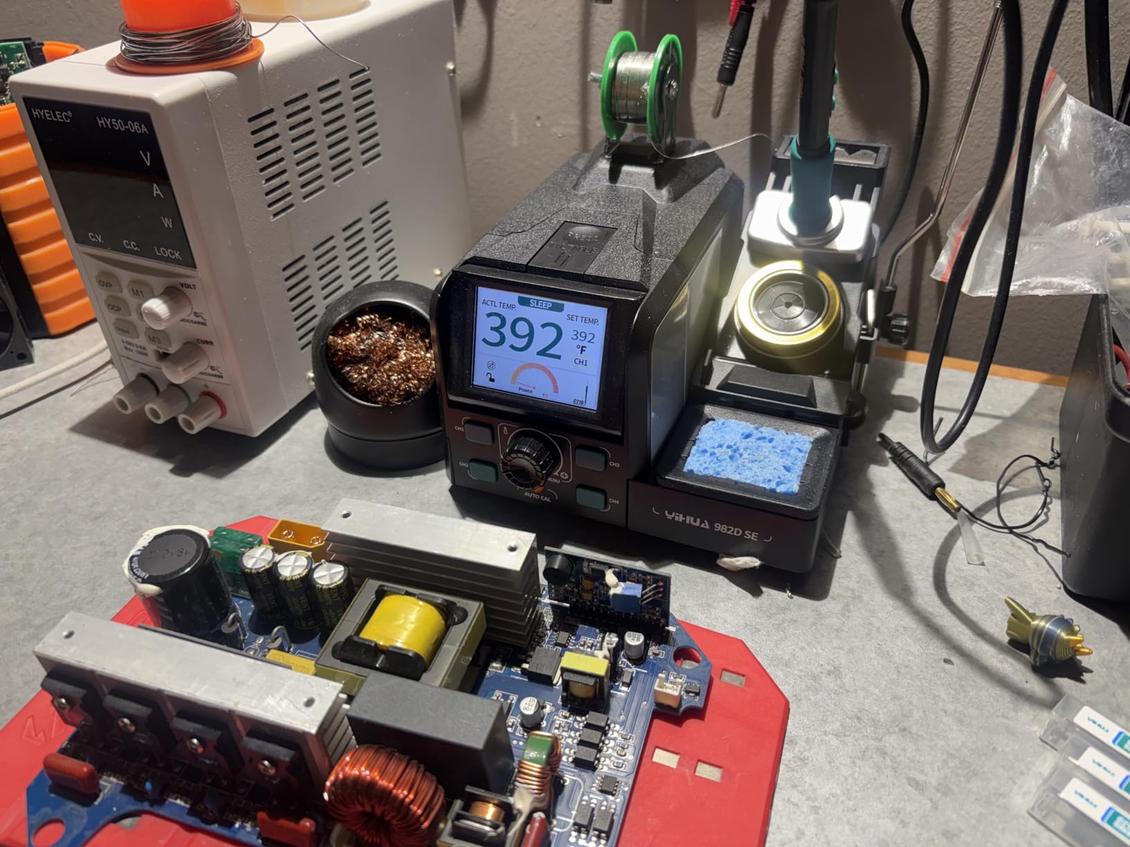 YIHUA 982D SE 200W Micro Soldering Kit with Precision Soldering Iron Station with 11 Soldering Tips, Lead-Free Solder, Auto Temperature Calibration Function customer photo 1