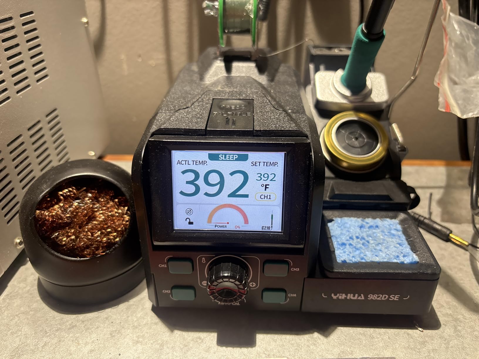 YIHUA 982D SE 200W Micro Soldering Kit with Precision Soldering Iron Station with 11 Soldering Tips, Lead-Free Solder, Auto Temperature Calibration Function customer photo 2