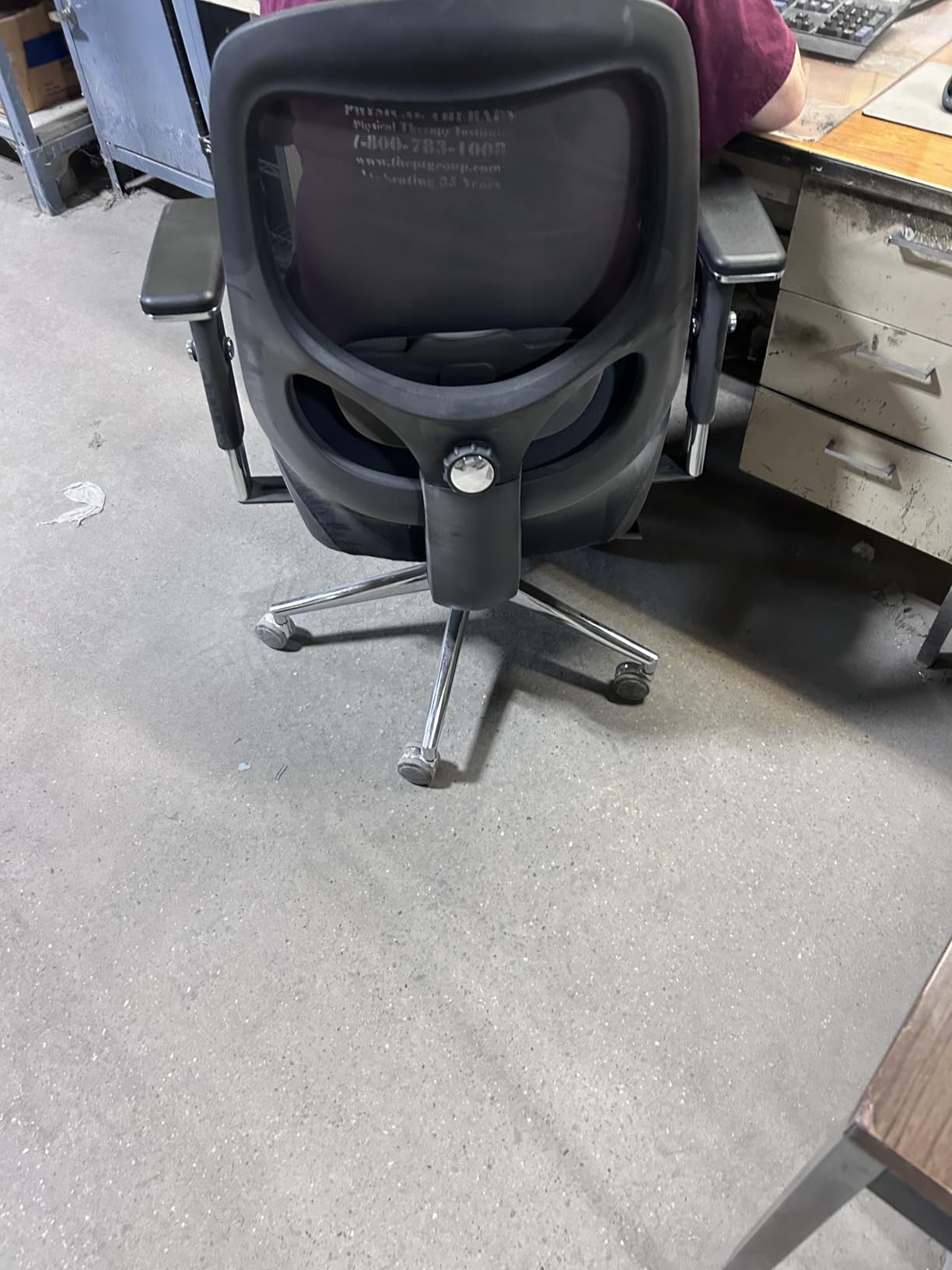 750lbs Big and Tall Office Chair with Wide Thick Seat Cushion for Heavy People Ergonomic Computer Mesh Desk Chairs with 4D Armrests, Adjustable Lumbar Support for Adults 8 Hours Daily Work customer photo 1