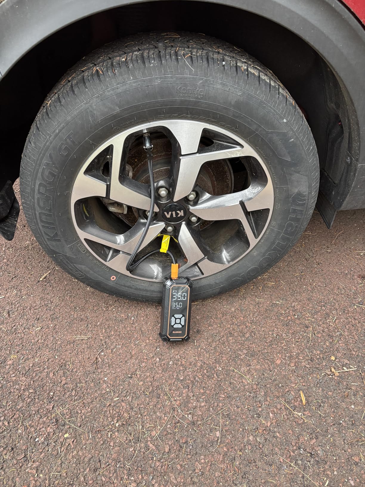 OlarHike Tire Inflator Portable Air Compressor, 150PSI Dual Power - 6000mAh & 12V DC, Cordless Air Pump for Car Tires, Bike, Motorcycle, Balls with LED & Digital Pressure Gauge, Auto Shut-Off customer photo 1