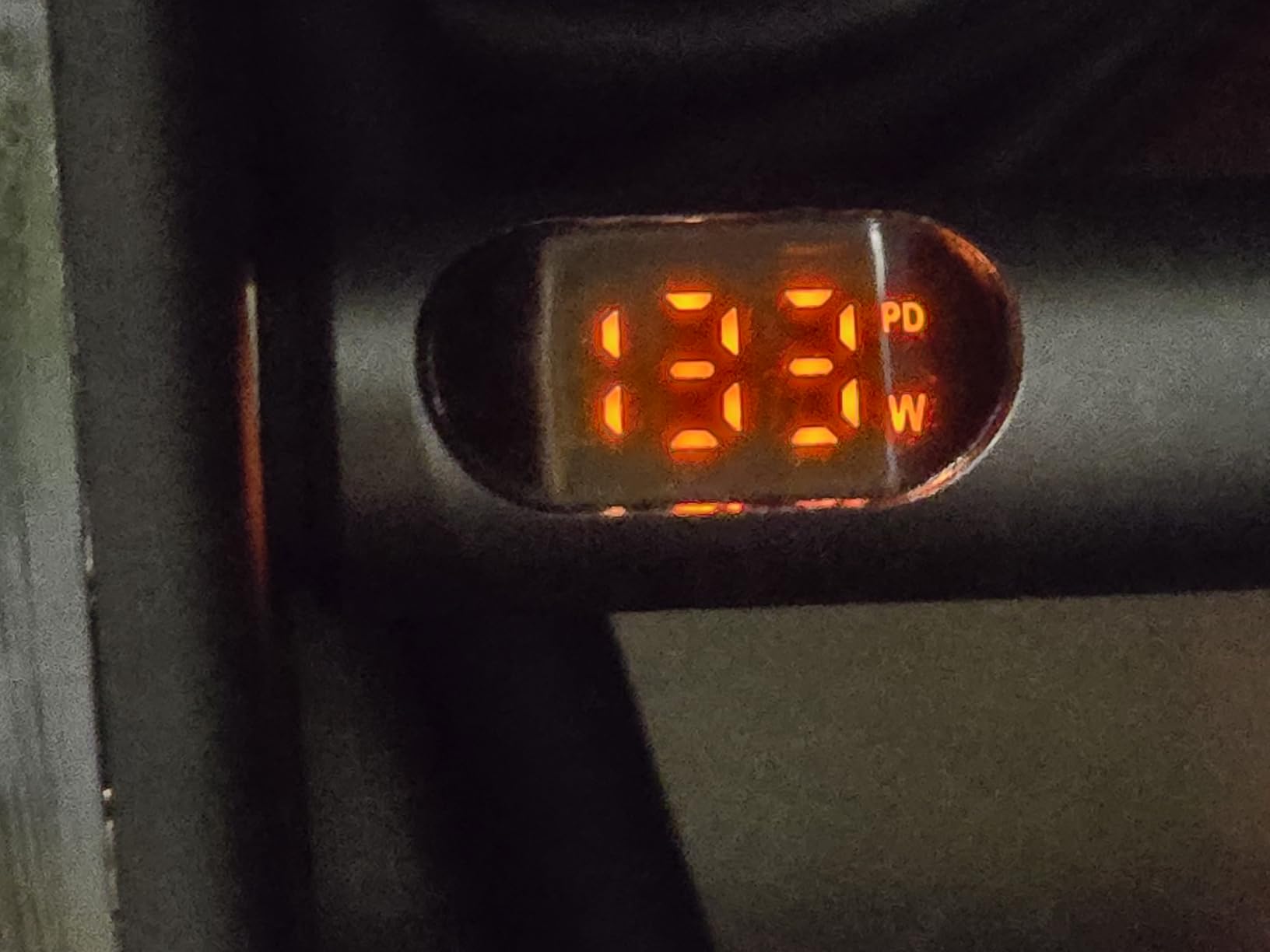 Baseus PD3.1 140W USB C Charger, PPS Fast Charger Type C, Fast Charging Block for MacBook Air/Pro, Pixelbook, iPad, iPhone 17/16 Series, Galaxy S25 Ultra and More customer photo 1