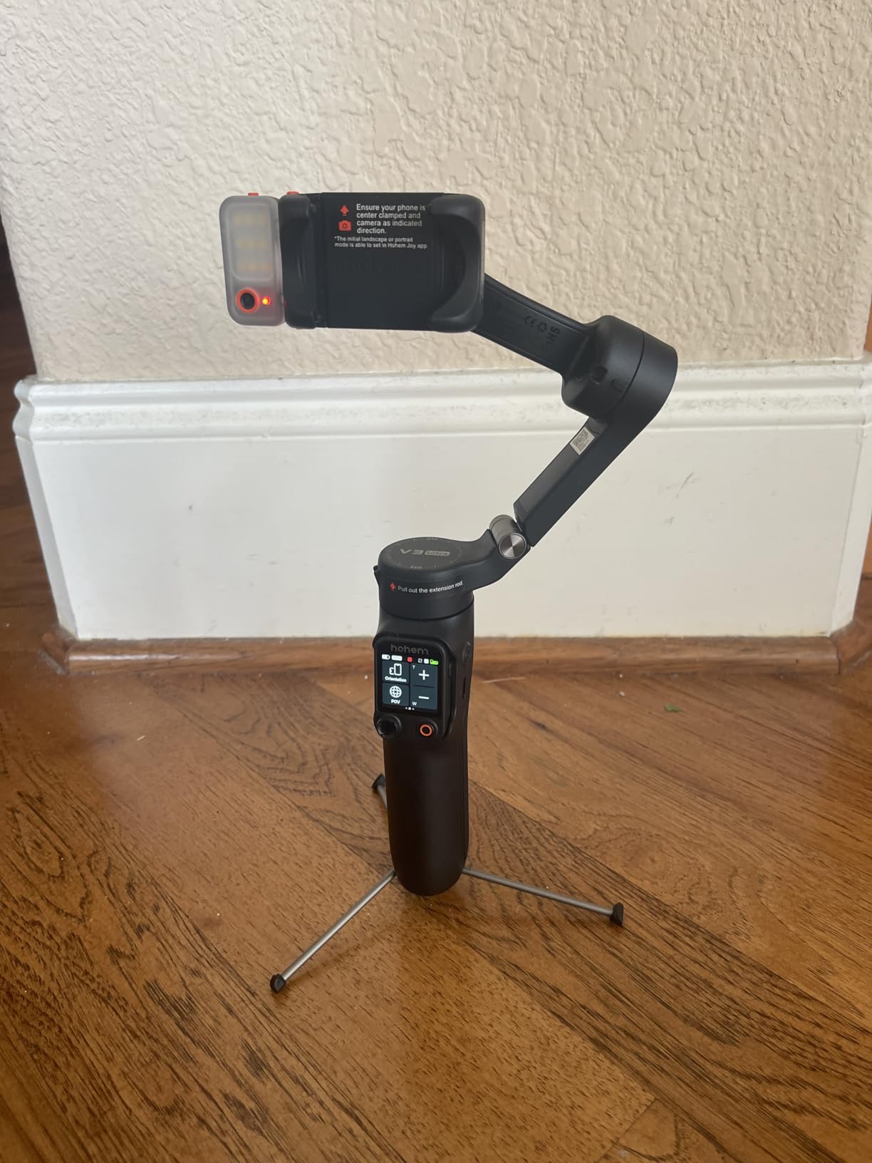 hohem iSteady V3 Ultra Gimbal Stabilizer for iPhone, Phone Gimbal with AI Auto Tracking, Detachable Touchscreen Remote, Built-in Extension Rod, Tripod, Fill Light, for Vlog, Travel, Pet, Fitness customer photo 1