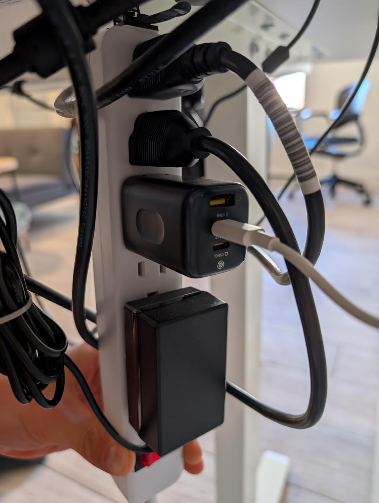 PICOGO 67W USB C Charger, Smallest 3 Port Fast Charging Block with Foldable Plug, PD/PPS for MacBook Air/Pro, iPhone 17/16/15 Series, Galaxy S25/24, Airpods 4 & More customer photo 2