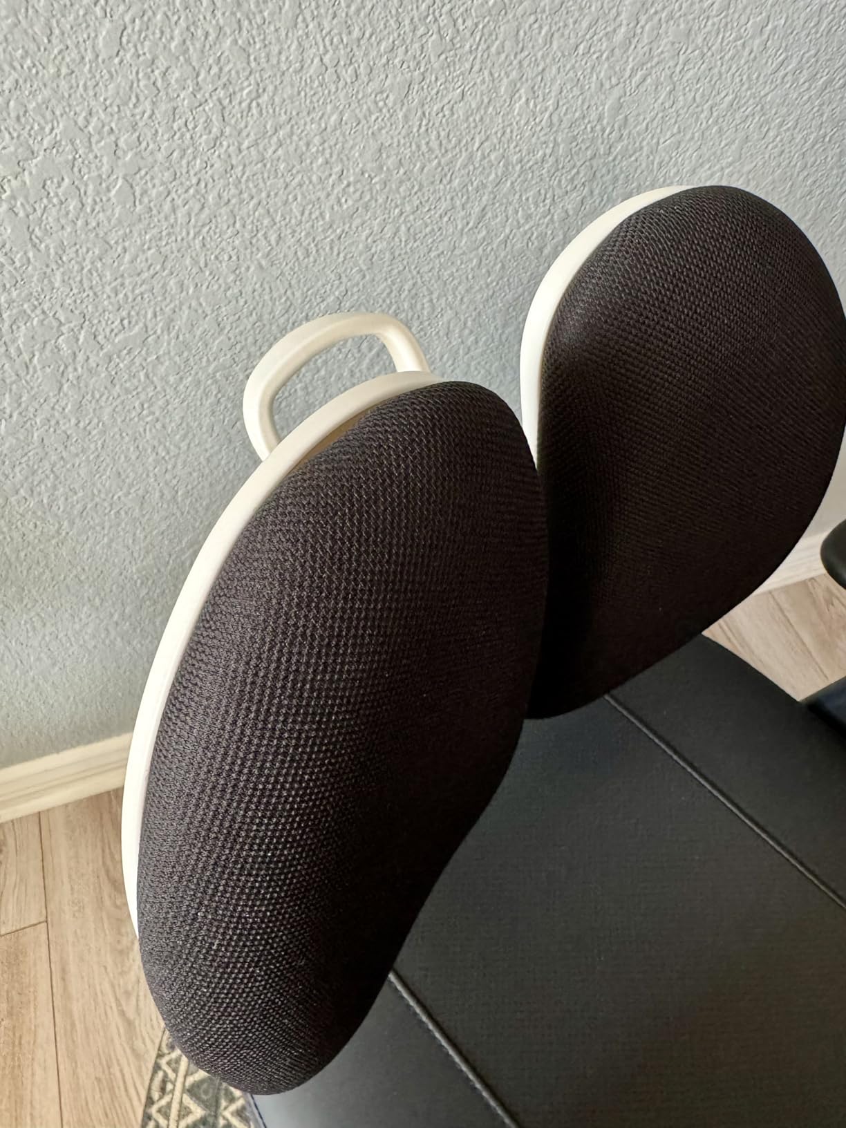 AreShark Criss Cross Office Chair with Armrest Wheels & Stretchable Rotating Footrest, Ergonomic Cross Legged Swivel Chair with Back Support & Adjustable Height for Yoga Kneeling Meditation Home Office customer photo 1