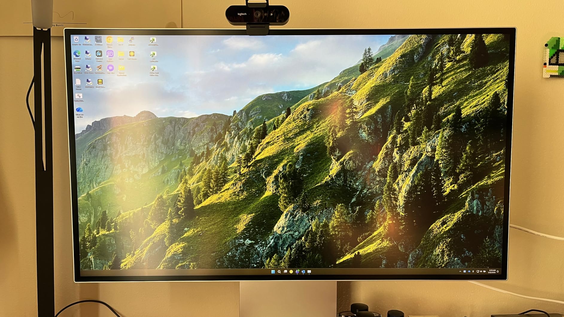 LG 40U990A-W 40-inch Ultrafine evo 5K2K WUHD (5120 x 2160) Nano IPS Curved Monitor, Thunderbolt 5, DisplayHDR 600, Built-in Speaker, 120Hz, HDMI 2.1, DP 2.1, USB C, Tilt/Height/Swivel Stand, White customer photo 2