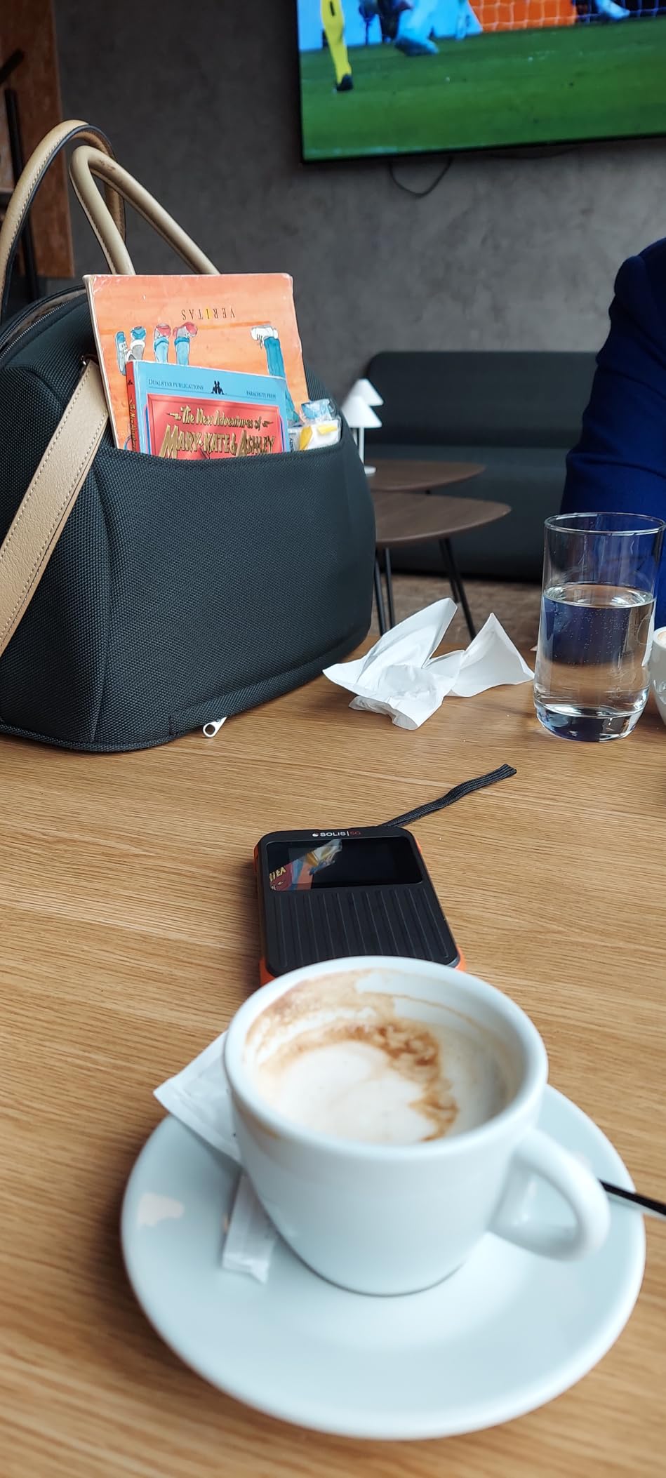 Solis Edge - 5G Hotspot Device, Bundle Includes Lifetime Data (12GB Per Year) and 10GB Global Data, WiFi in 140+ Countries, Access 300+ Mobile Carriers, Portable Internet by SIMO customer photo 1