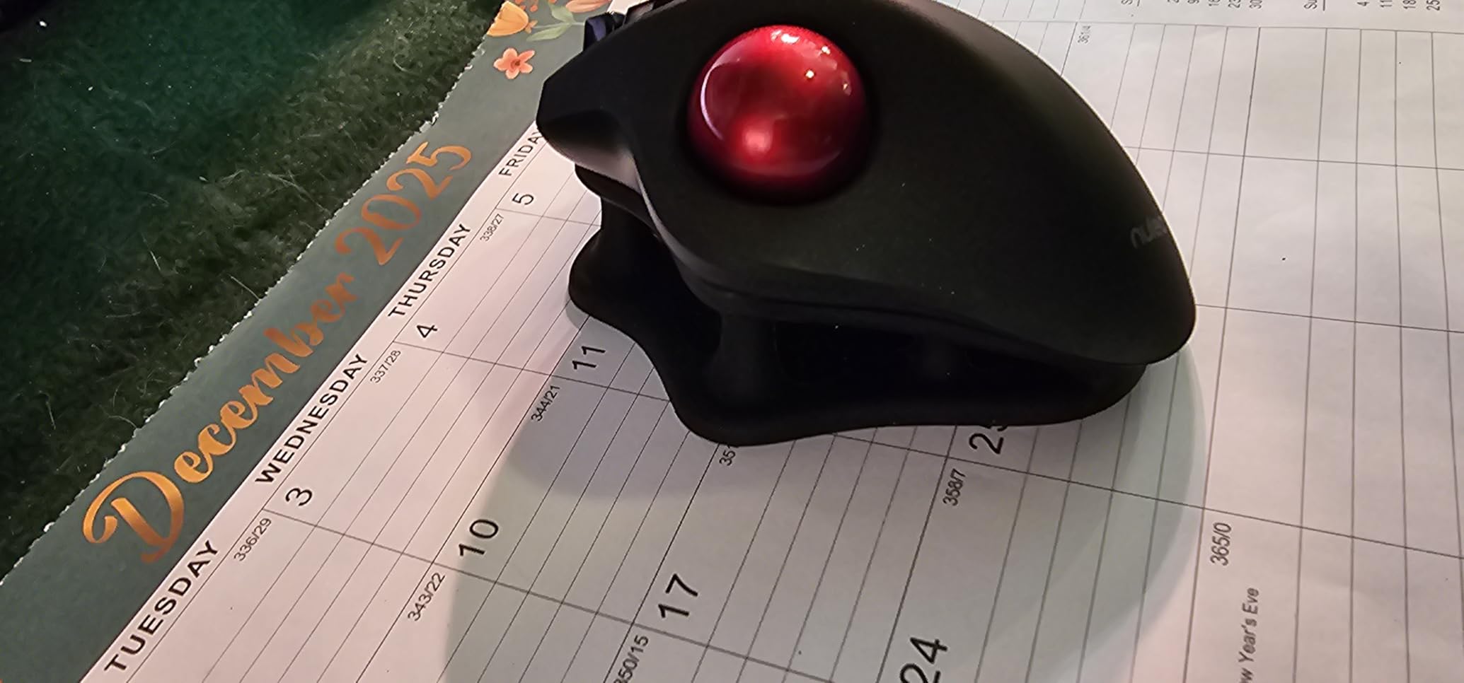 Nulea M511 Wireless Trackball Mouse, Rechargeable Ergonomic Thumb-Control Mouse with Tilt Stand, Smooth & Precision Tracking, 3 Device Connection (Bluetooth or USB Receiver), for PC/Mac/Laptop-Red customer photo 2