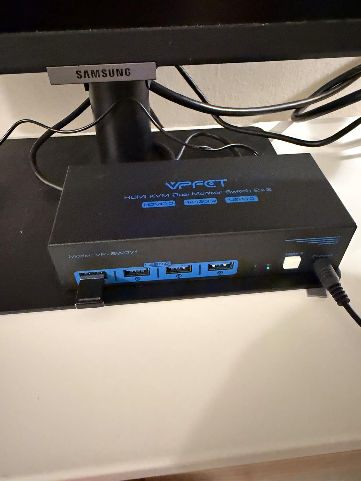 KVM Switch 2 Ports for 2 Computers, HDMI Dual Monitor KVM Switches 8K@60Hz 4K@120Hz with USB 3.0, Extended Controller, 2 PC Share Dual Monitors & Mouse Keyboard with USB 3.0 Cables customer photo 1