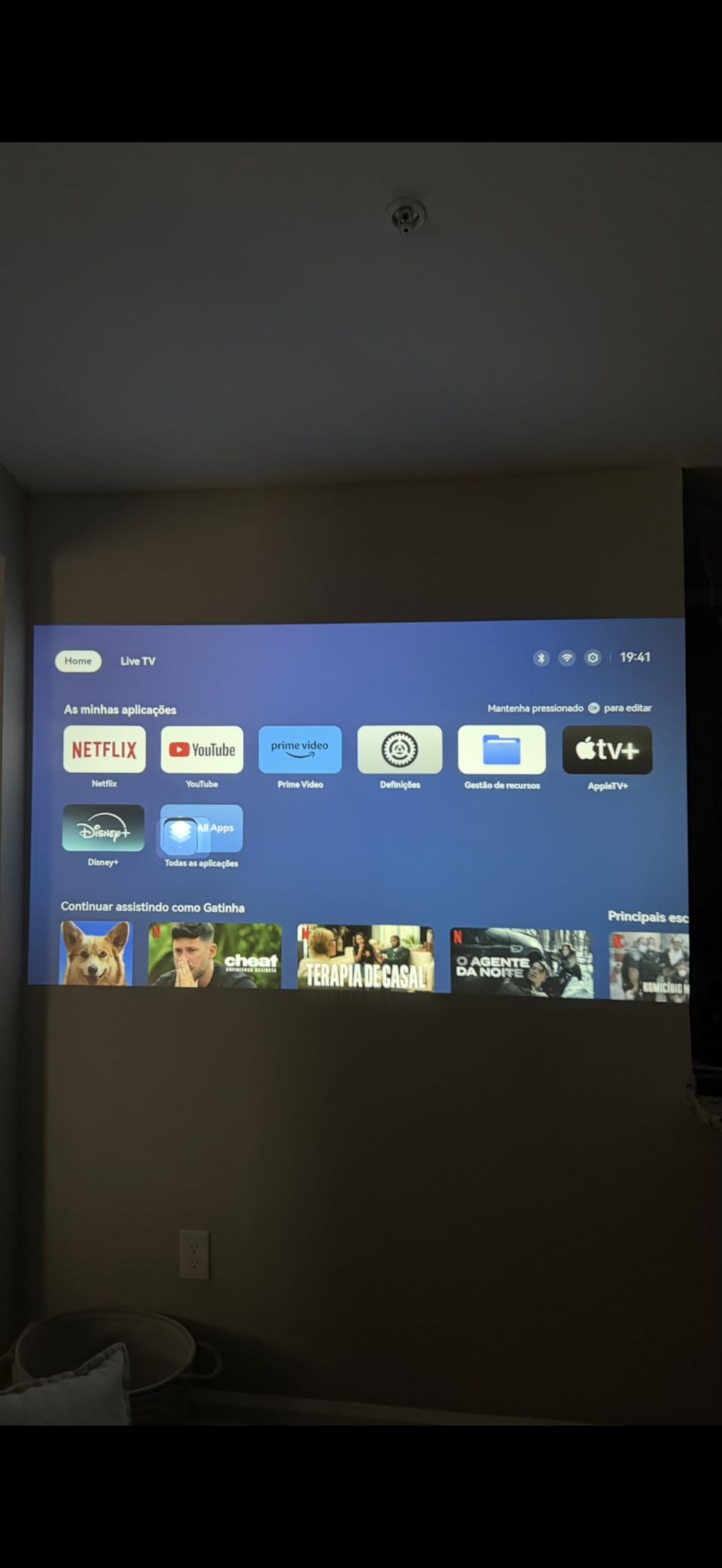 [Short Throw/1200ANSI/Built in Apps] 4K Outdoor Projector with WiFi and Bluetooth, Auto Focus Projector customer photo 1