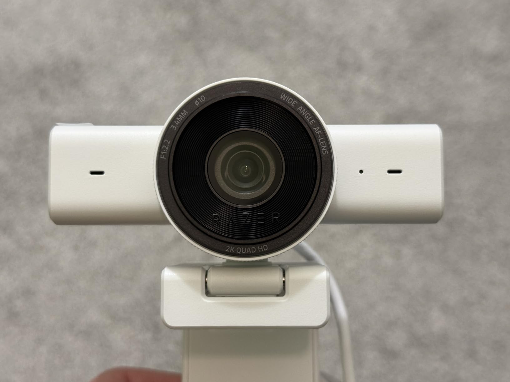 Razer Kiyo V2 X Streaming Webcam: 1440p 60 FPS - Auto Focus - Built-in Microphone - Wide Angle Lense - Integrated Privacy Shutter - Works with OBS, Xsplit, Streamlabs, Discord, Zoom, Teams - Black customer photo 1