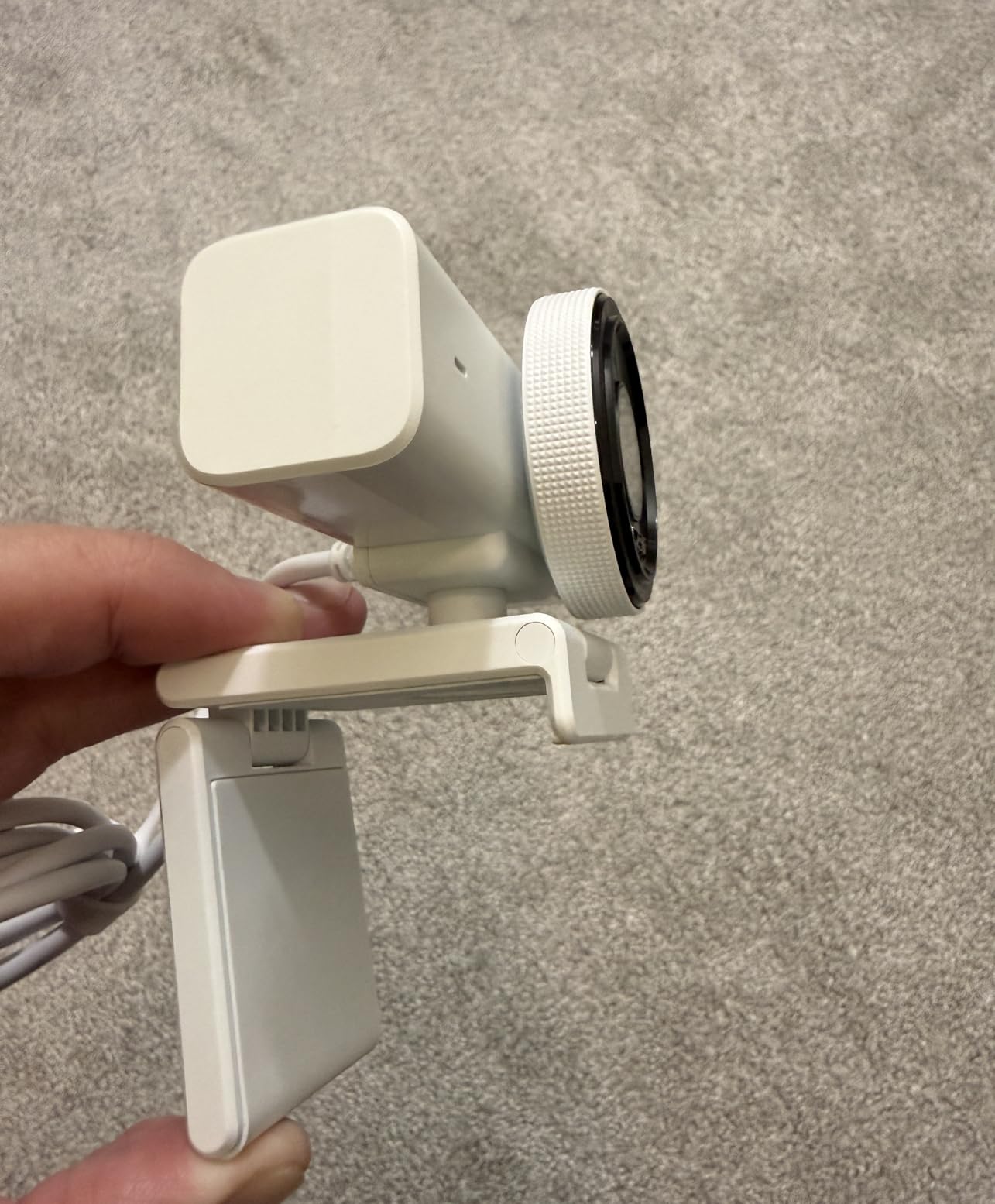 Razer Kiyo V2 X Streaming Webcam: 1440p 60 FPS - Auto Focus - Built-in Microphone - Wide Angle Lense - Integrated Privacy Shutter - Works with OBS, Xsplit, Streamlabs, Discord, Zoom, Teams - Black customer photo 2