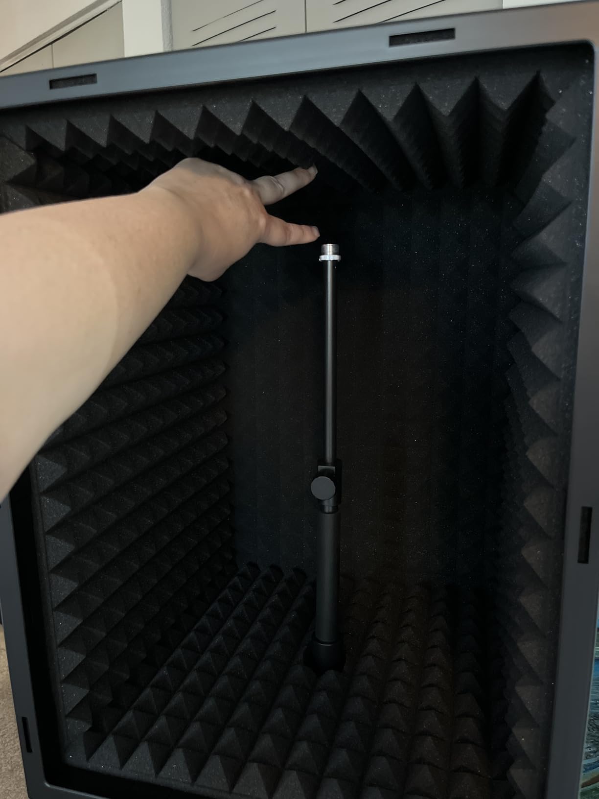 TONOR Personal Vocal Booth, Microphone Isolation Shield for Studio, Framed Acoustic Foam Box, Sound Absorbing, for Professional Recording, Podcast, Singing, Adjustable Height, Max 190 cm/53.1inch customer photo 2
