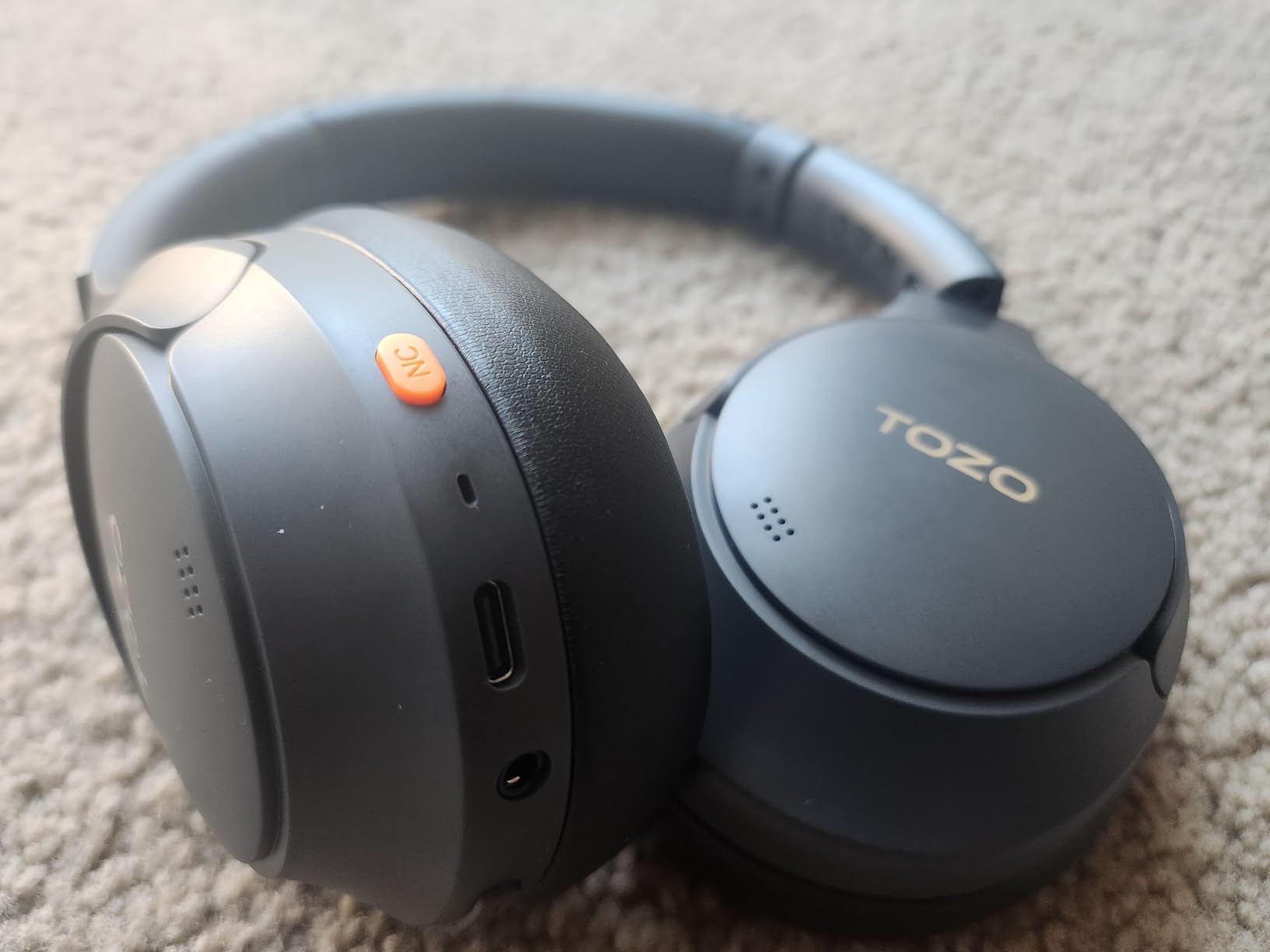 TOZO HT3 Hybrid Noise Cancelling Headphones, 90H Battery Life Wireless Over Ear Bluetooth 6.0 Foldable Headset, AI Voice Assistant with 5 Mics customer photo 2