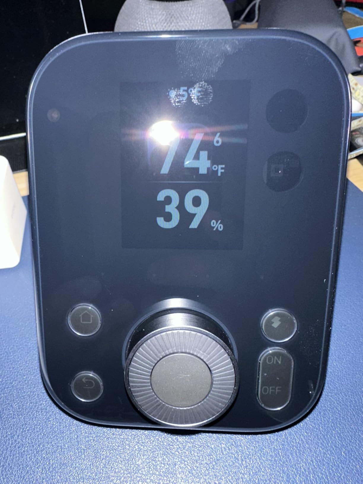 SwitchBot Hub 3 (3rd Gen) Smart Home Command Center: Screen + Physical Dial, IR Remote Hub for TVs/ACS, Temp/Humidity Sensor (±0.2°C), Matter Bridge, Bluetooth 200m, Works on 2.4GHz WiFi customer photo 2