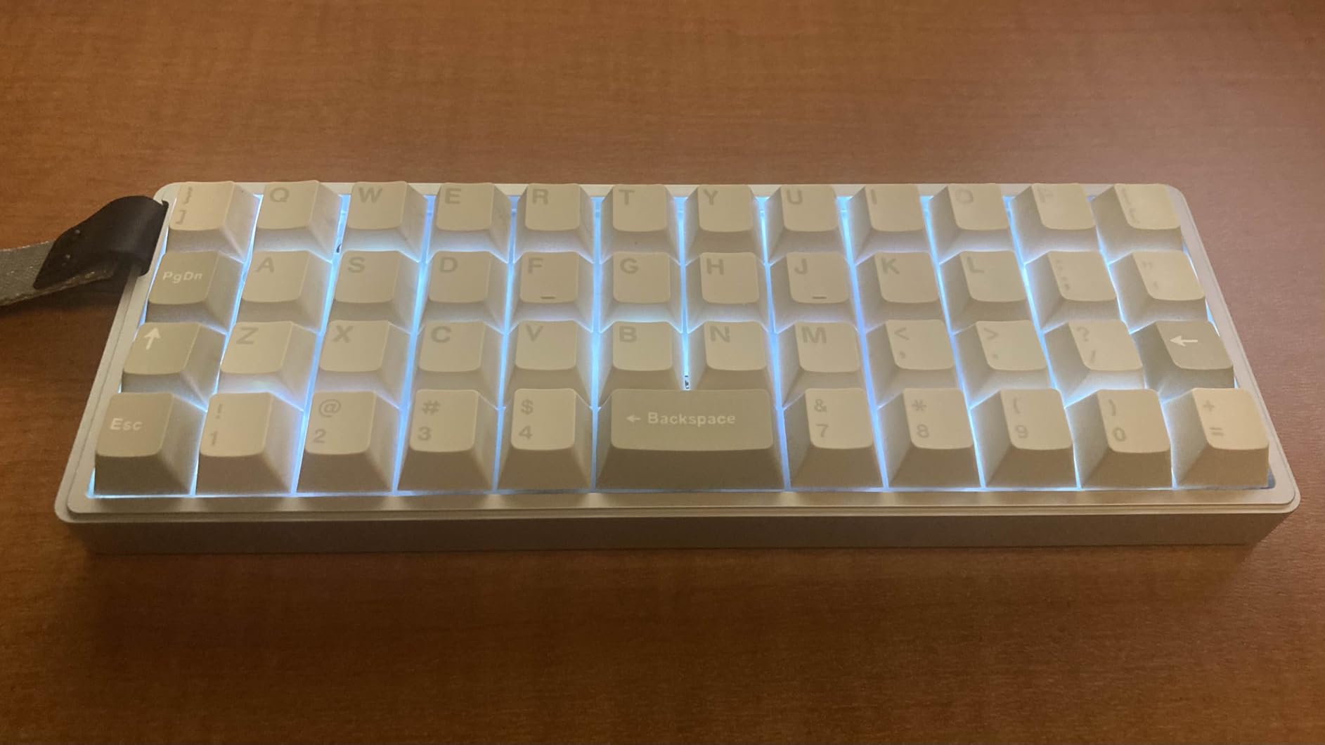 EPOMAKER Luma40 Low Profile Mechanical Keyboard with QMK/VIA & CNC Metal, Transparent PC Keycap, Hot-Swap, Kailh Linear Switch, 2.4Ghz/BT/USB, 40% Wireless Gaming Keyboard for Mac/Win customer photo 1