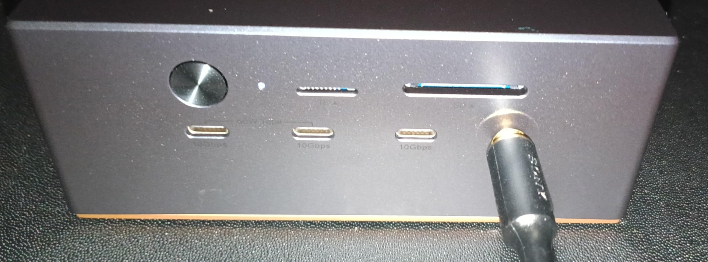 UGREEN Maxidok Thunderbolt 5 Dock Revodok 17 in 1, 120Gbps, M.2 SSD Slot, 3×TBT5, Single 8K/Dual 6K,240W Total Charging, 2.5G, SD 4.0, 3.5mm Audio Docking Station for MacBooks & Windows Laptops customer photo 2