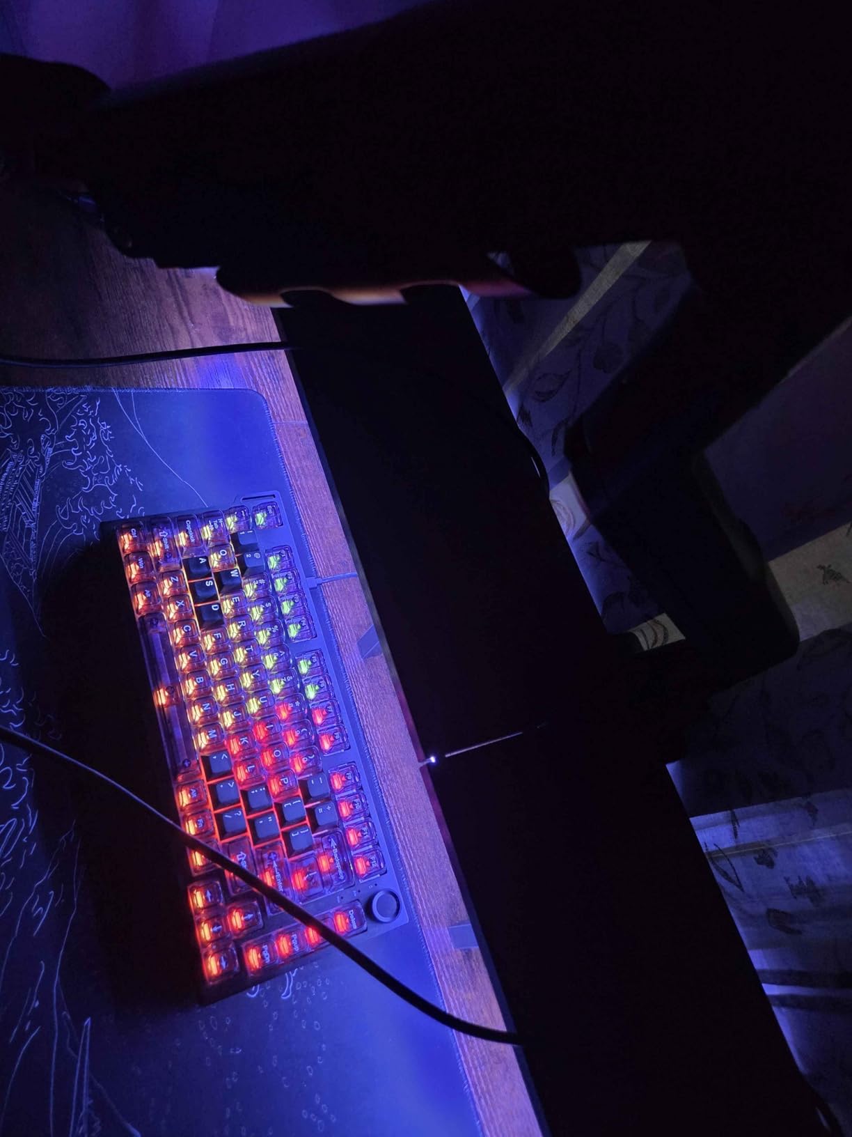 WALI Heavy Duty Single Monitor Arm for 17-49 Inch Flat Curved Ultrawide Screens, up to 33 Lbs, Adjustable Gas Spring Single Monitor Desk Mount for Home Office Gaming, VESA 75/100mm (GSM001XLN), Black customer photo 2