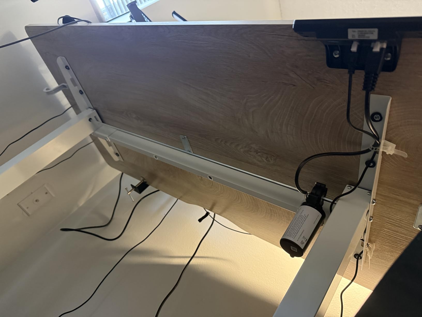 FEZIBO L Shaped Electric Corner Standing Desk, 55x32 inch Home Office & Computer Height Adjustable Table with 4 Memory Height Settings, Ergonomic Sit and Stand Desk with Splice Board, White Top customer photo 2