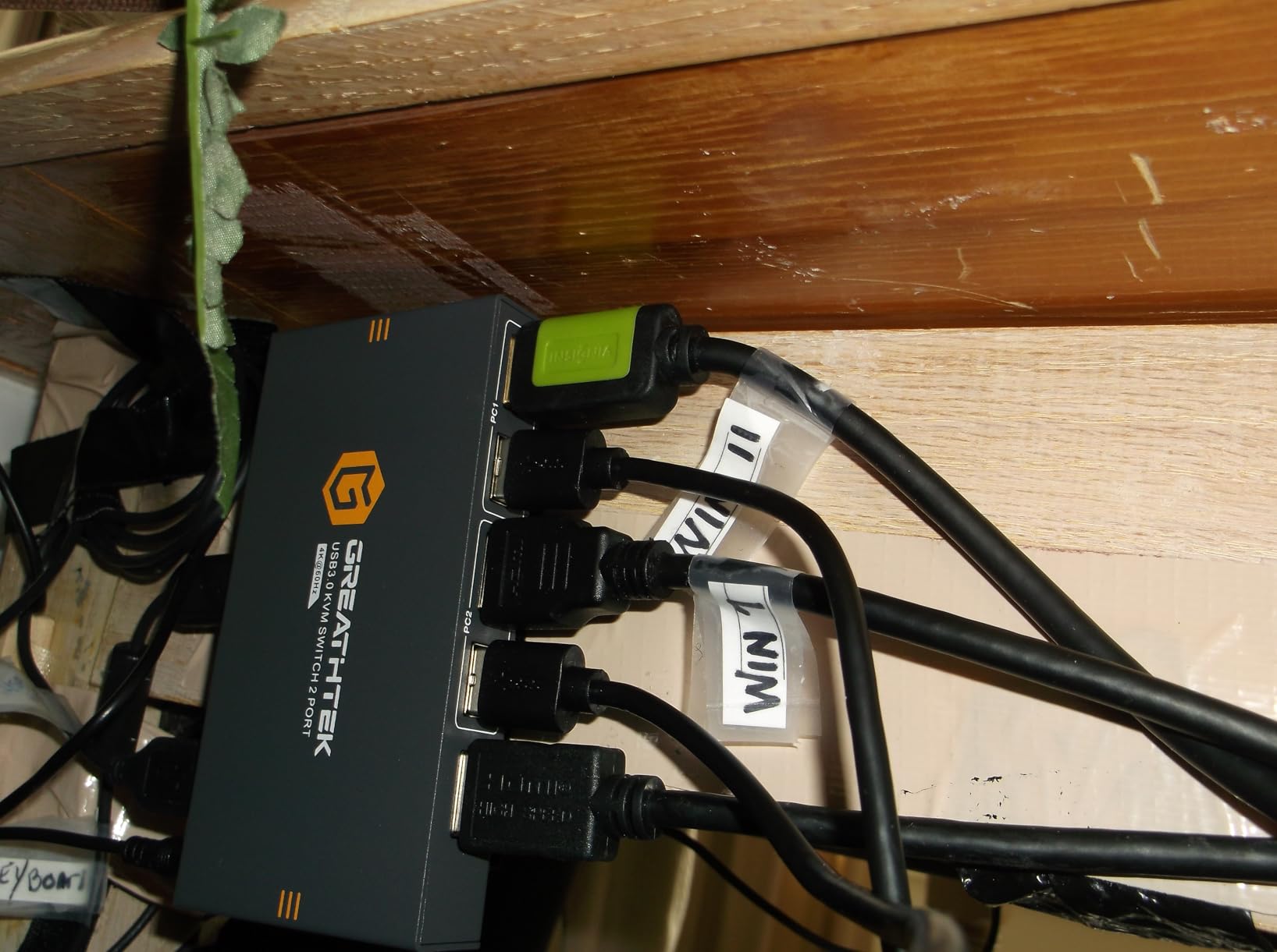 HDMI KVM Switch 8 Port, 4K@30Hz KVM Switch 8 Computers Share 1 Monitor and Keyboard & Mouse, with USB 2.0 Ports, Support Button Switch & Hotkey Switch & RS232, Adaptive EDID, Plug and Play customer photo 1