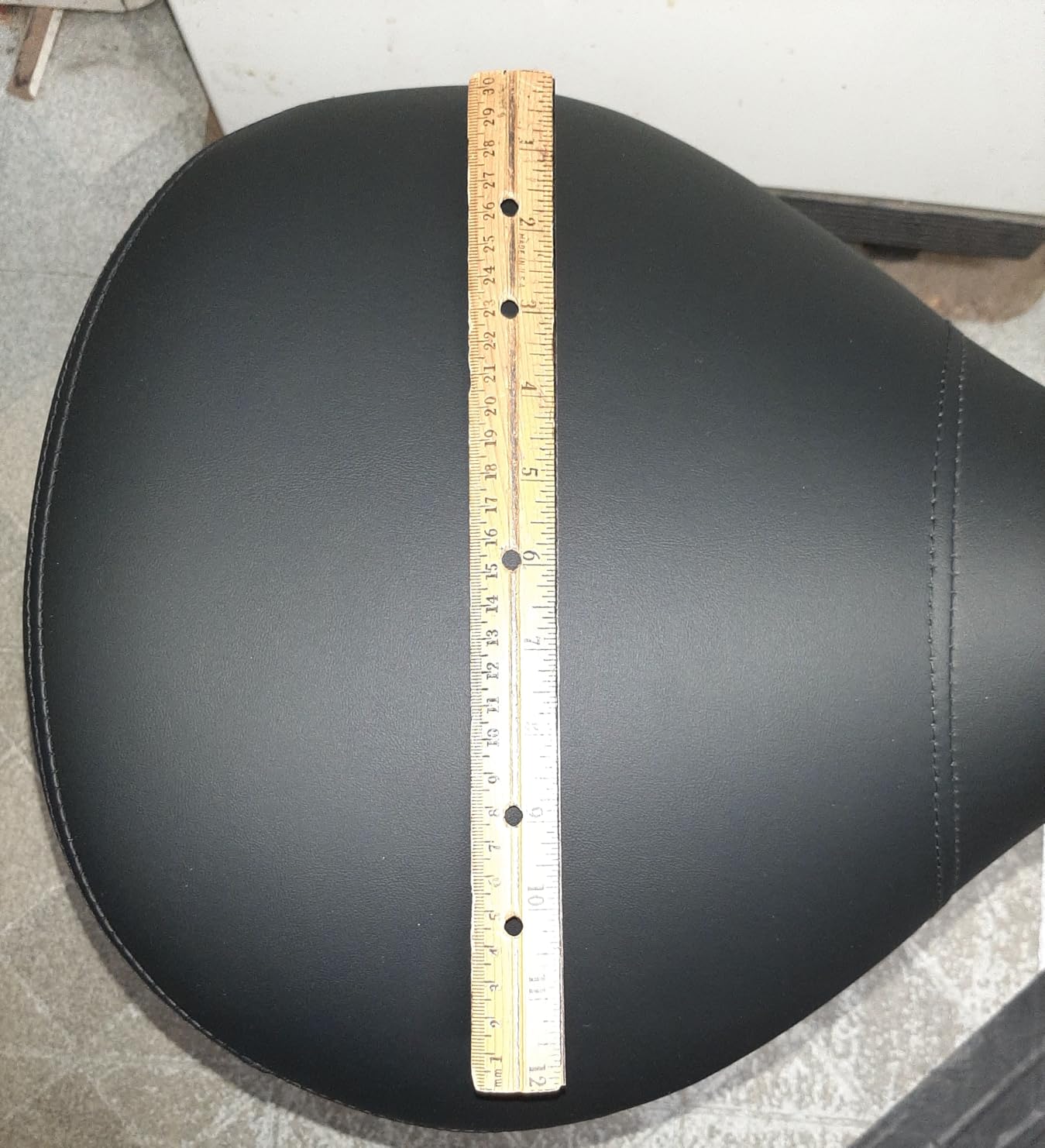 ANWBROAD Saddle Stool with Wheels Ergonomic Swivel Adjustable Rolling Stool with PU Leather Thick Wide Saddle Seat Padding Comfortable Rolling Saddle Chair for Salon Massage Clinic Black UWSS001B customer photo 2