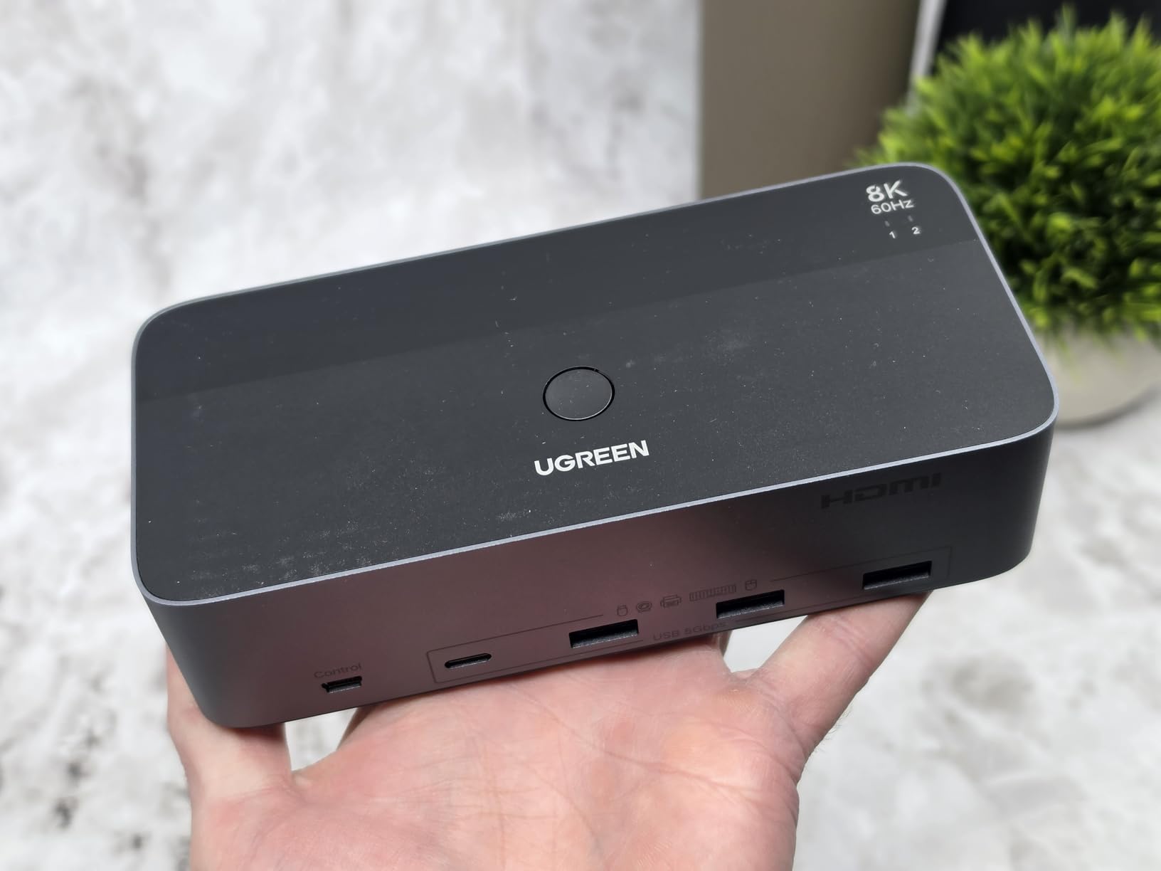 UGREEN 8K@60Hz HDMI Displayport KVM Switch 3 Monitors 2 Computers, Aluminum 4K@240Hz with 4 USB 3.0 Ports for 2 Computers Share Triple Monitors with 4 DP+2 HDMI+2 USB Cables/Power Adapter/Controller customer photo 1