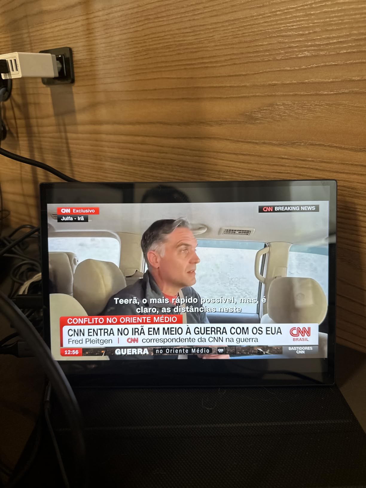 MINIX SF10T Portable Monitor 10.5 inch Touchscreen Laptop Monitor IPS 178° Wide-Viewing/Built-in Dual Speakers Low Blue-Light/HDR Eye Care External Screen w/Smart Cover for Mac PC Xbox PS4/5 Switch customer photo 1