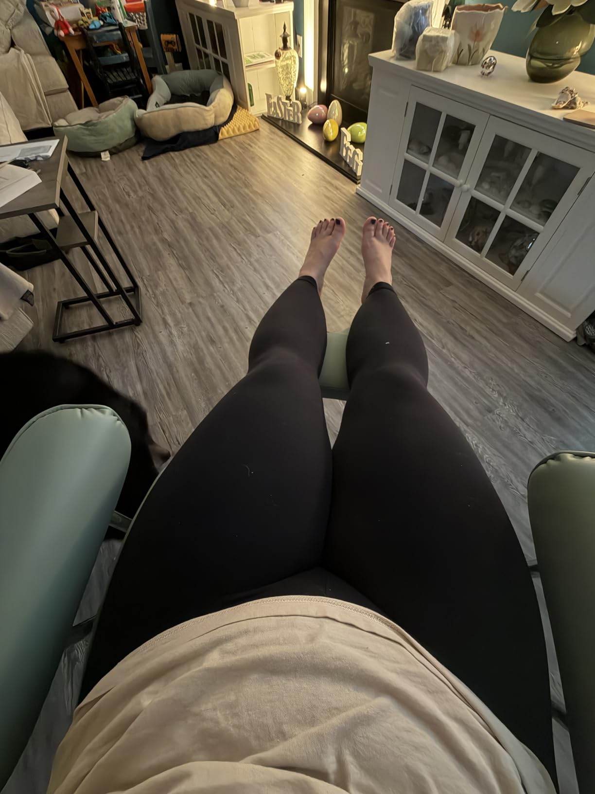 Efomao Big and Tall Office Chair with Footrest - Breathable Mesh Executive Chair, Heavy Duty Computer Desk Chair for Home Office, Ergonomic Lumbar Support & Reclining Mesh Gaming Chair, Black customer photo 1