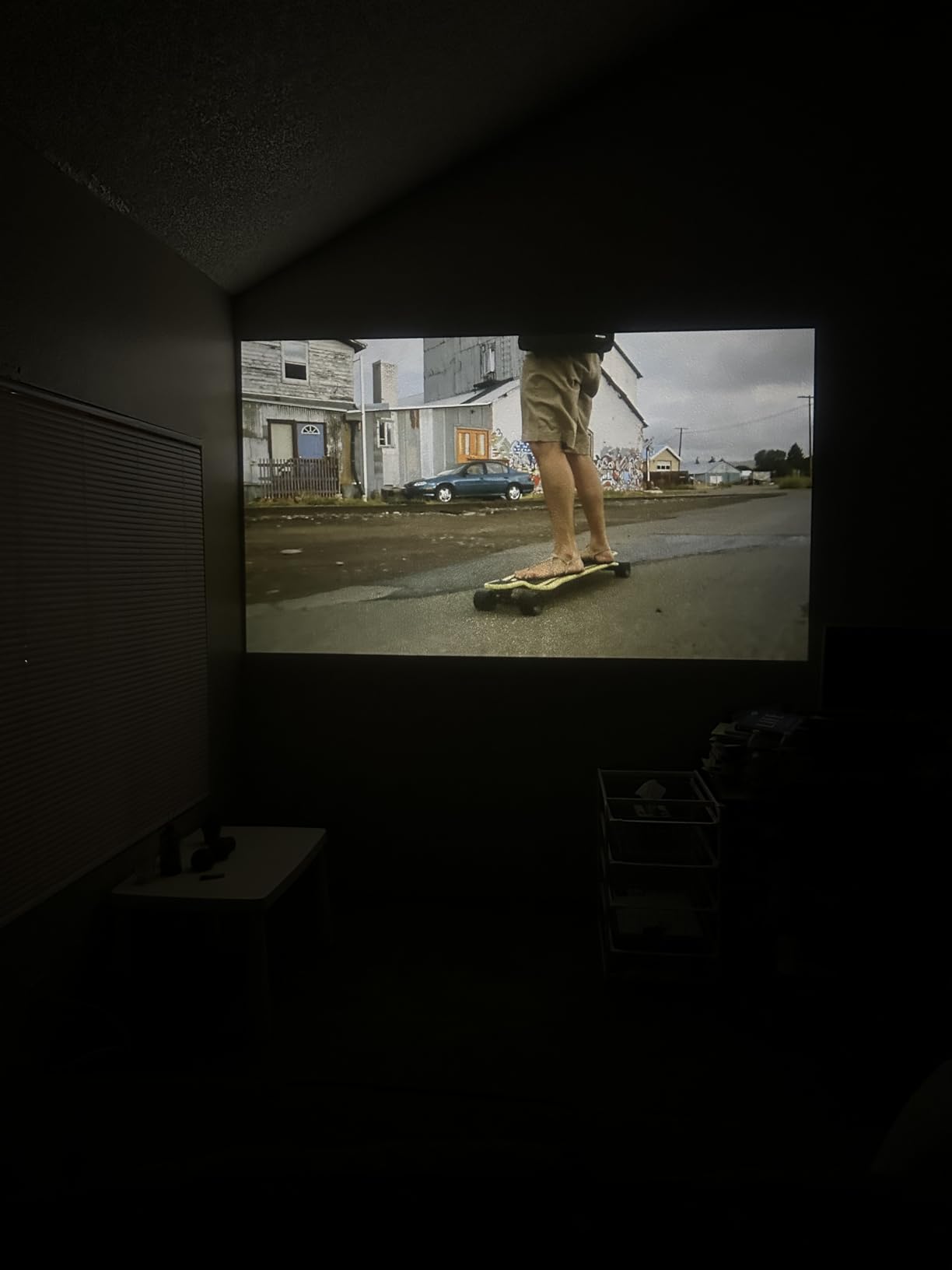 Aurzen D1 air Smart Portable Projector with WiFi and Bluetooth, USB-C Powered, Easy Auto Setup, 16W Dolby Audio, Built-in Official Apps, Native 1080P HDR10, Outdoor Movie Projector 4K Supported, White customer photo 1