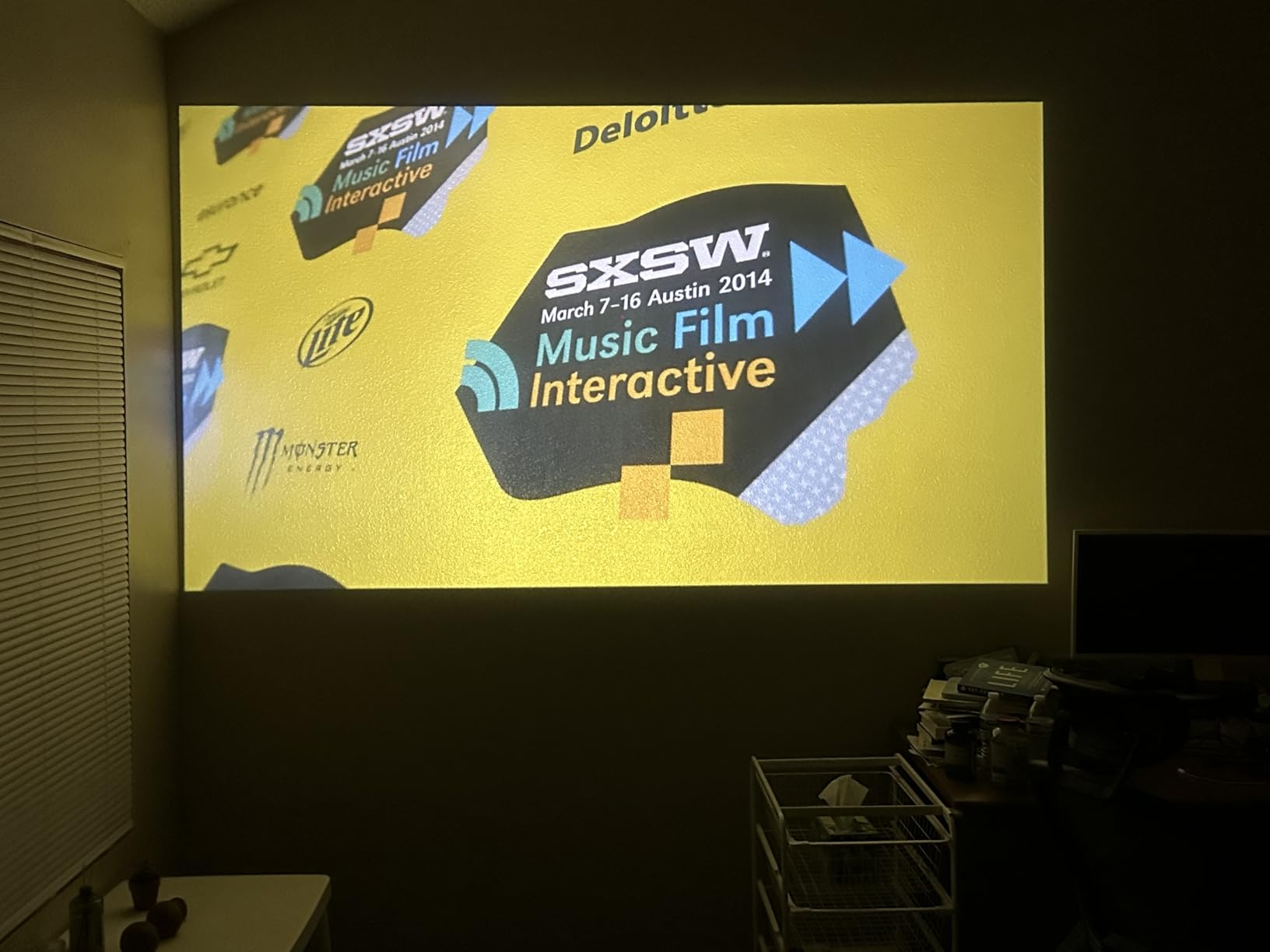 Aurzen D1 air Smart Portable Projector with WiFi and Bluetooth, USB-C Powered, Easy Auto Setup, 16W Dolby Audio, Built-in Official Apps, Native 1080P HDR10, Outdoor Movie Projector 4K Supported, White customer photo 2