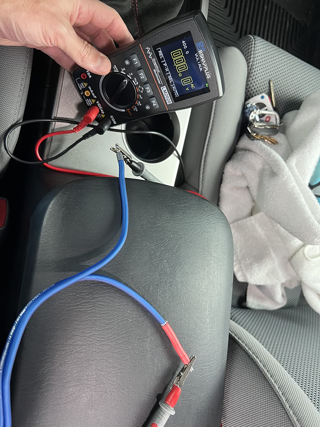 Dual Channel Handheld Oscilloscope,70MHz Bandwidth, 3-in-1 Digital Oscilloscope Multimeter with Signal Generator, 200MSa/s Sampling Rate, 20000 Counts with Type-C Fast Charge, Black & Red 2 customer photo 1