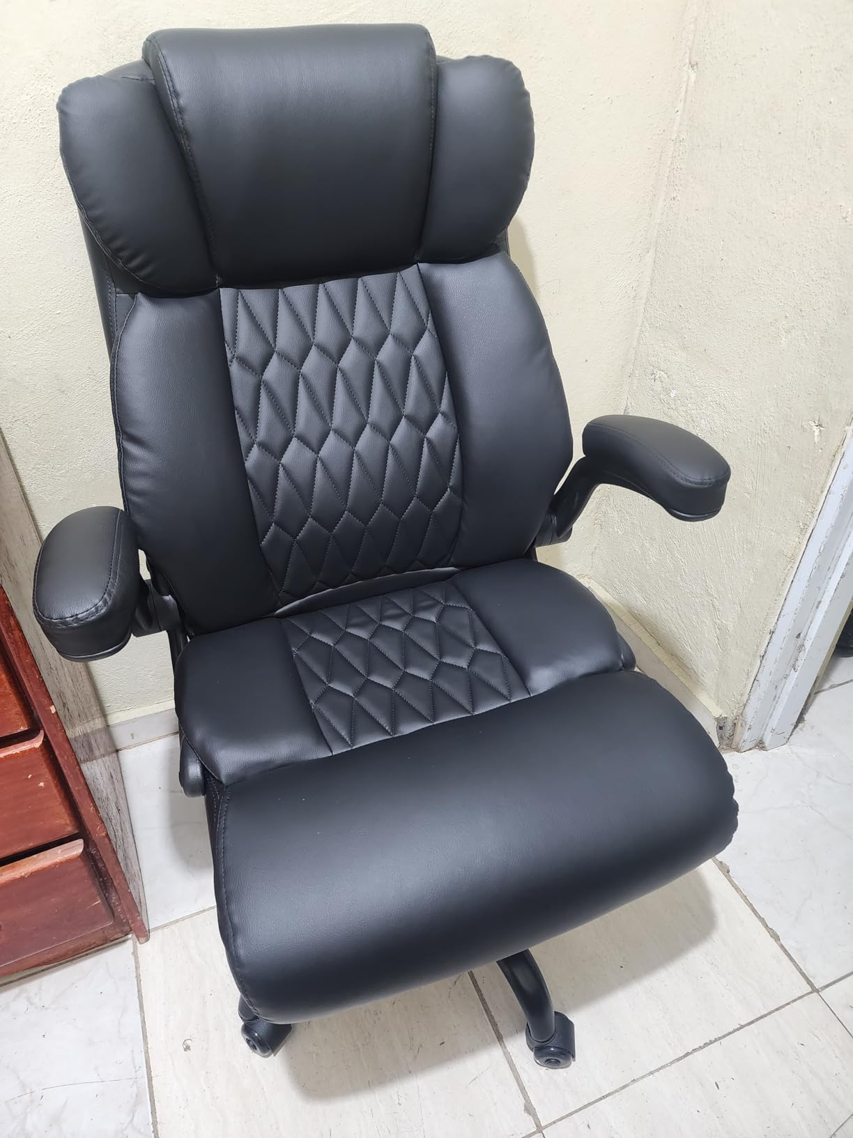 500lbs Big and Tall Office Chair Adjustable Lumbar Support for Back Pain, Extra Wide Seat Executive Office Chair customer photo 1