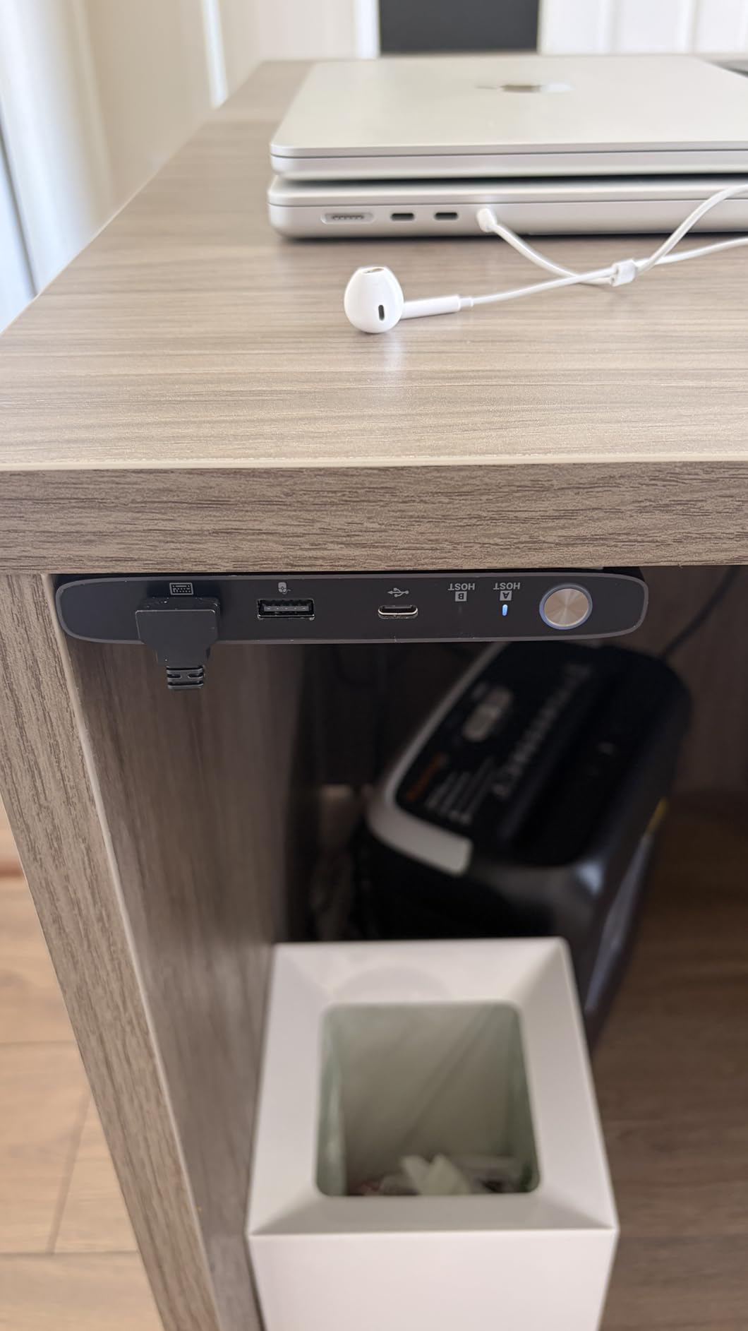 MINIX K1 USB C KVM Switch 1 Monitors 2 Computers, 4K@120Hz HDR, 100W PD 3.0, Dual USB-C Input KVM Switches, Share Keyboard & Mouse, Aluminum Design, Compatible with Windows, Mac, Linux, Android customer photo 2