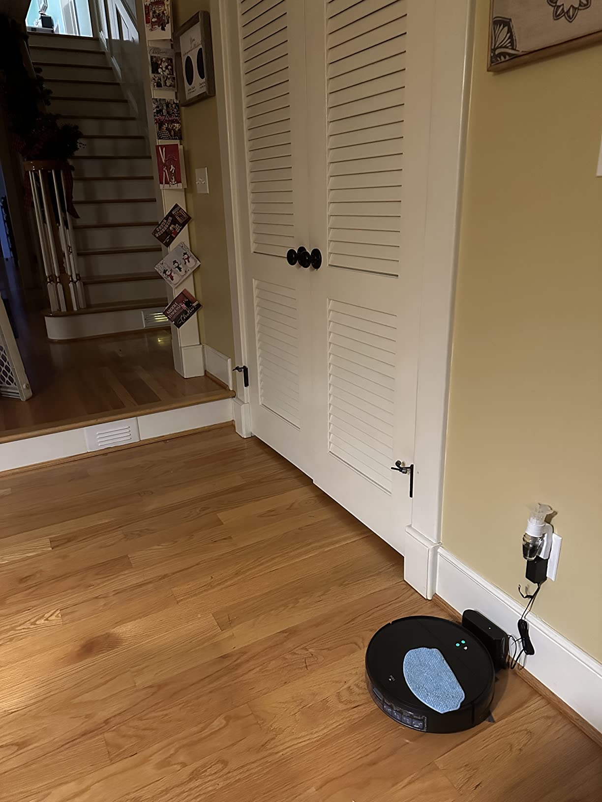 MAMNV Robot Vacuum and Mop, 11500 Pa Suction, 3-in-1 Robotic Vacuum with Smart LiDAR Navigation, 90 Day Self-Emptying,160 Min Runtime,App/Alexa/Voice Control, Ideal for Pet Hair, Carpet & Hard Floor customer photo 1