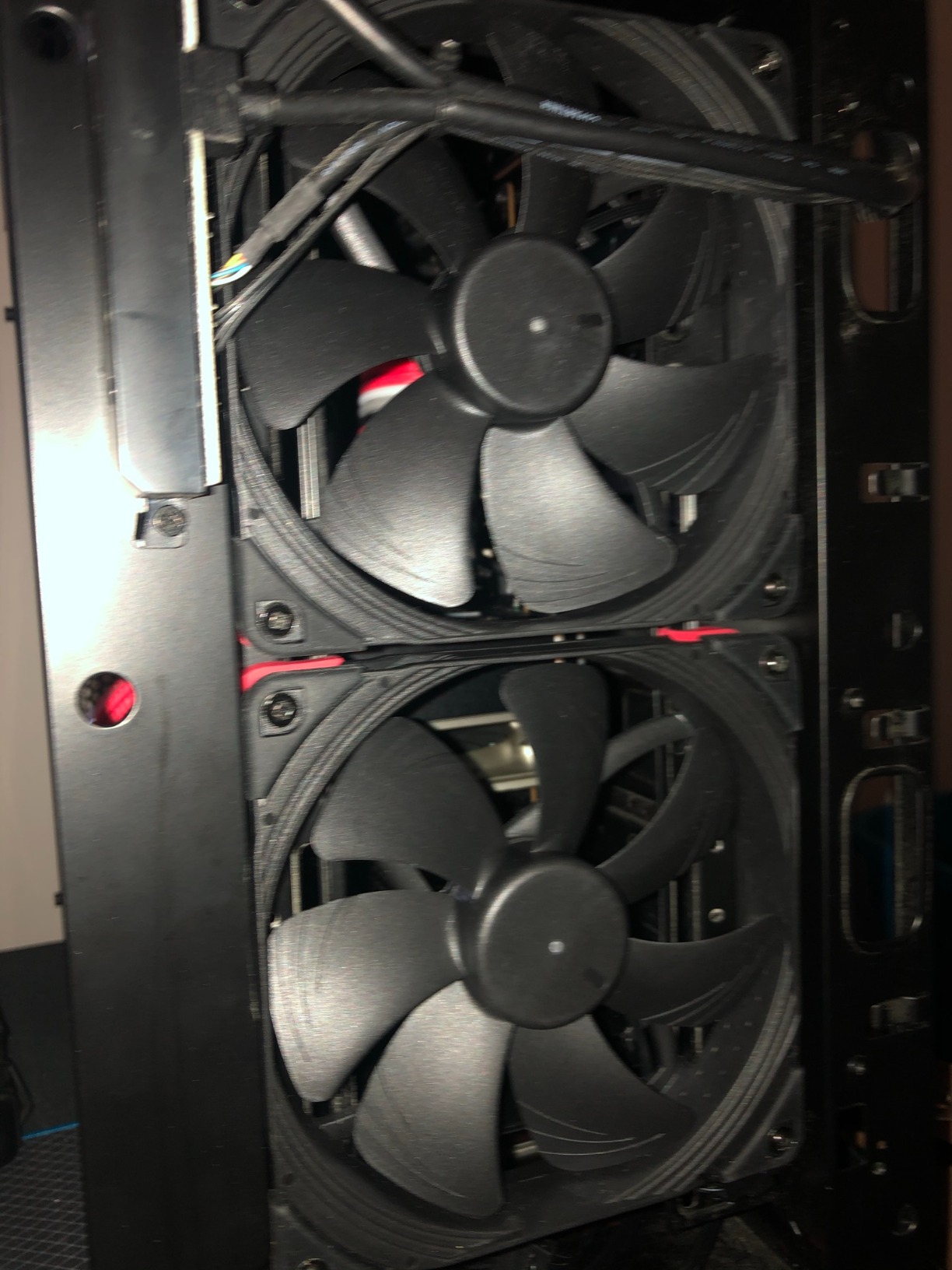 Noctua NF-A14 PWM chromax.Black.swap, Premium Quiet Fan, 4-Pin (140mm, Black) customer photo 1