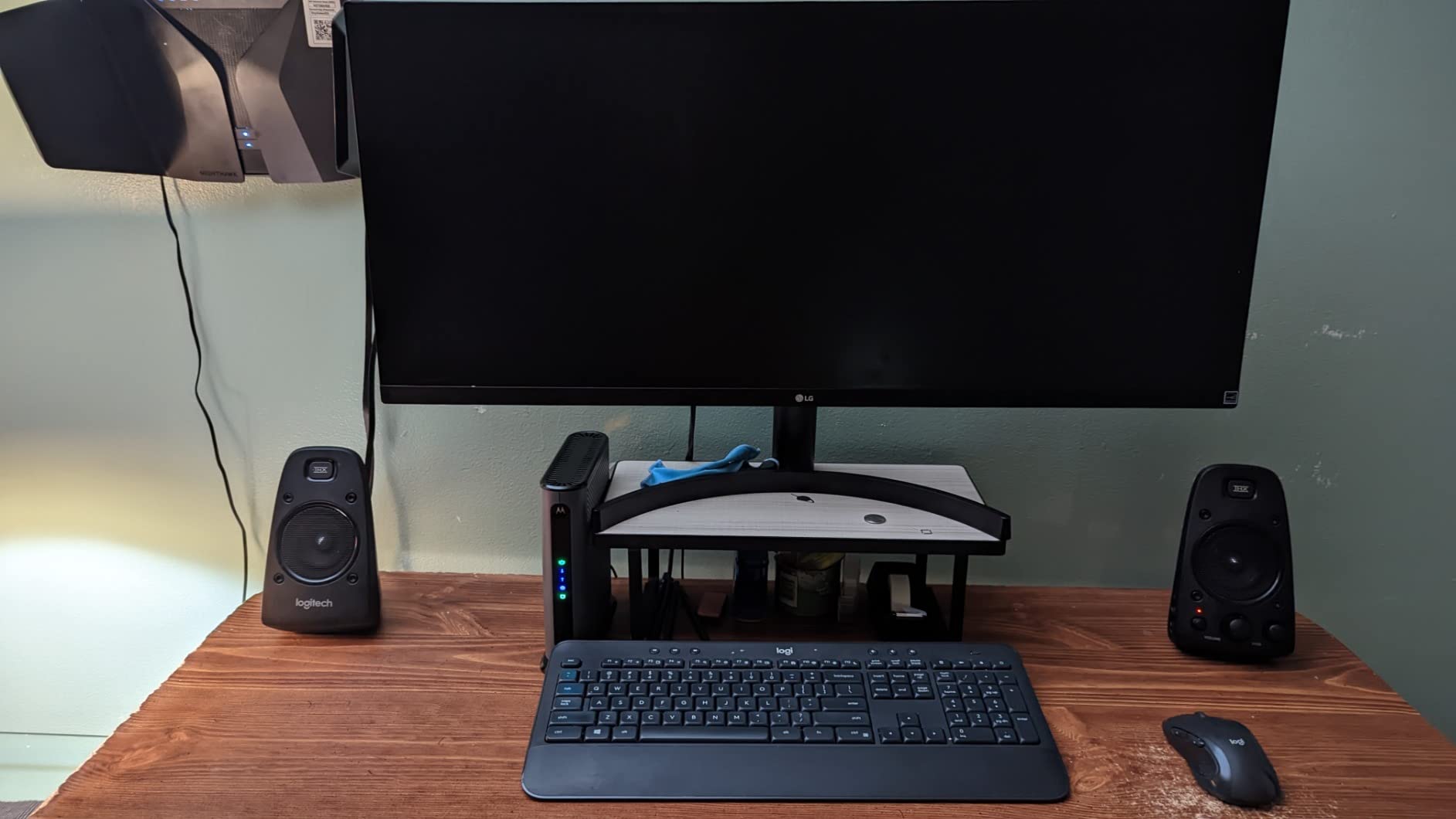 Motorola MB7621 Cable Modem | Pairs with Any WiFi Router | Approved by Comcast Xfinity, Cox, and Spectrum | for Cable Plans Up to 900 Mbps | DOCSIS 3.0 customer photo 2
