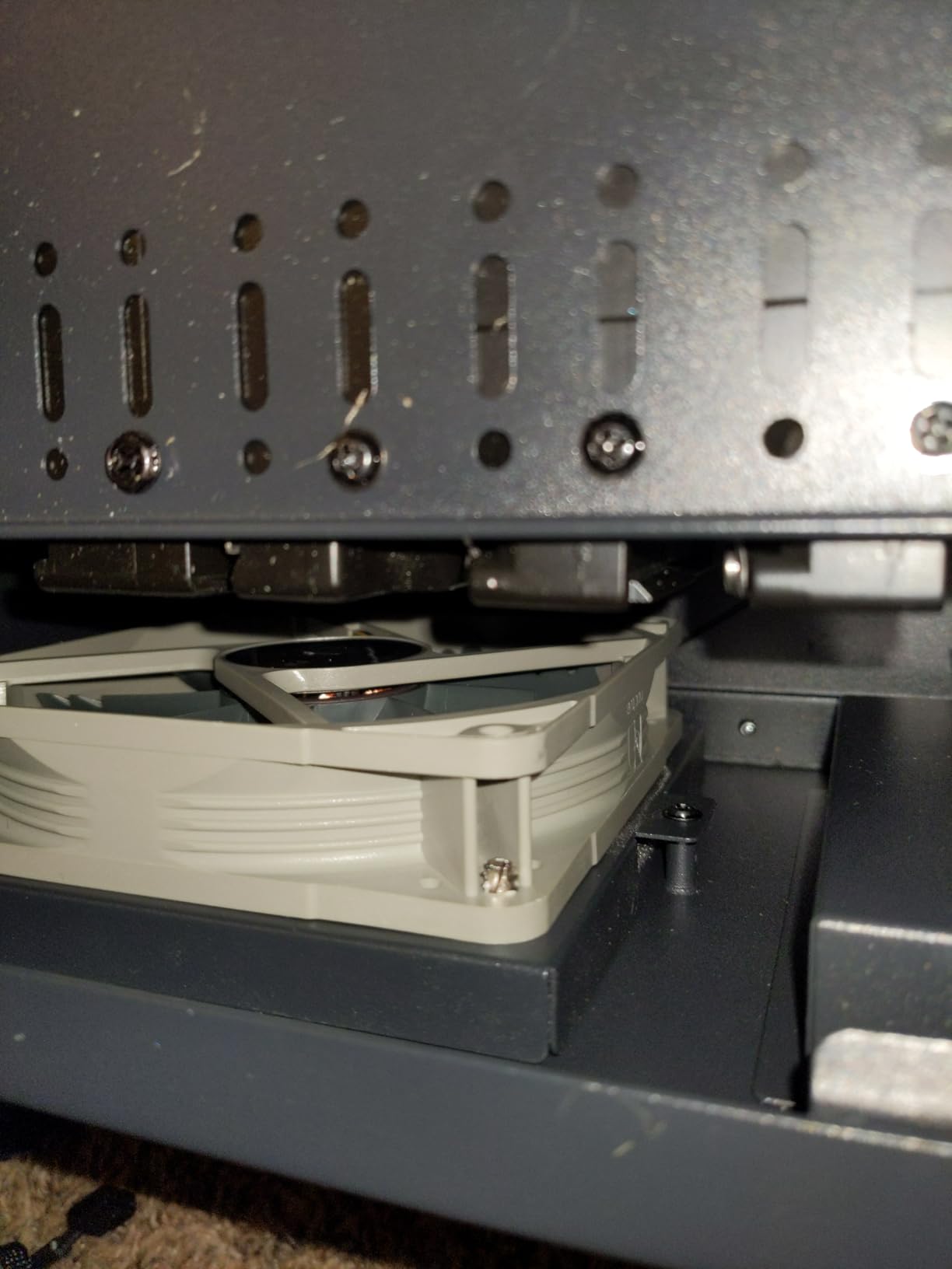 Noctua NF-P12 redux-1700 PWM, High Performance Cooling Fan, 4-Pin, 1700 RPM (120mm, Grey) customer photo 1