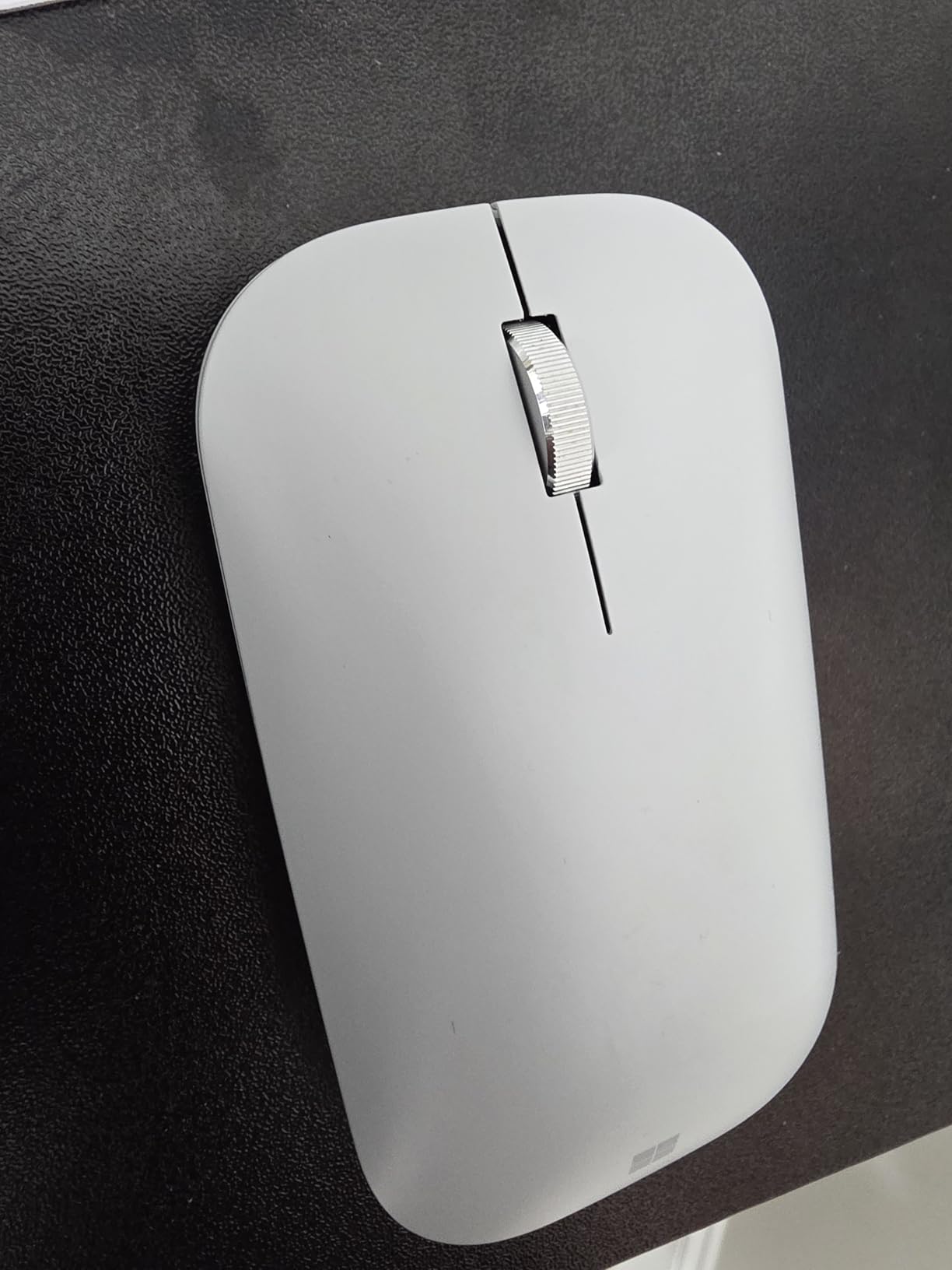 Microsoft Surface Mobile Mouse (Silver) - KGY-00001 customer photo 1