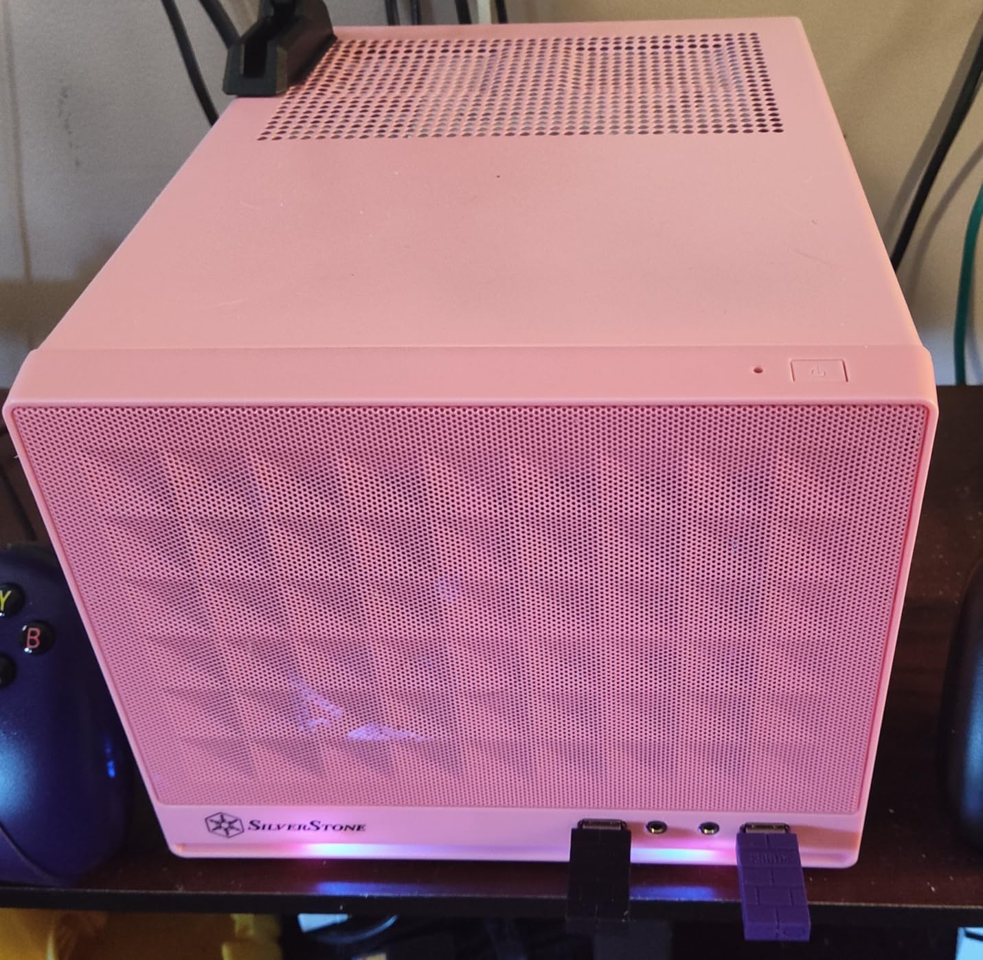 Silverstone Technology Ultra Small Form Factor Computer Case Mini-ITX in Pink SG13P customer photo 1