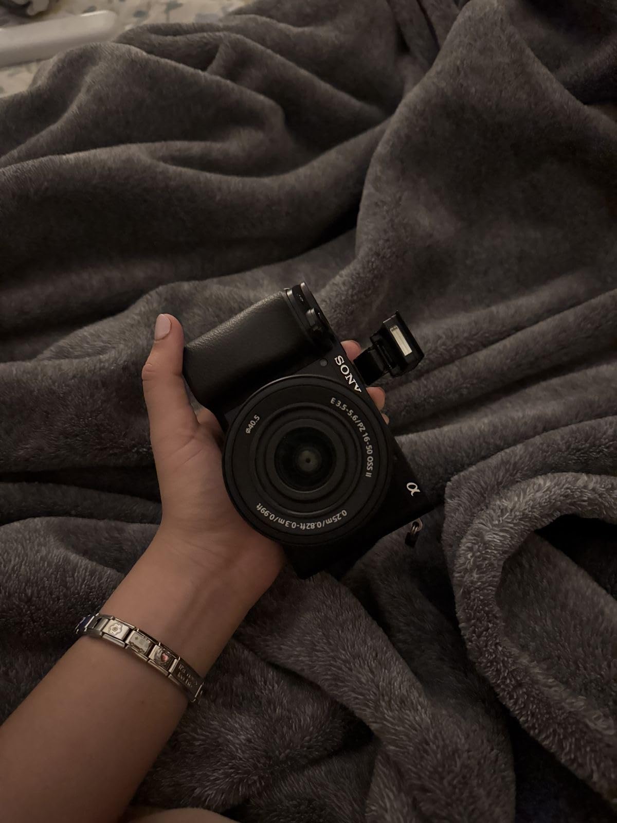Alpha A6100 Mirrorless Camera, Black customer photo 1