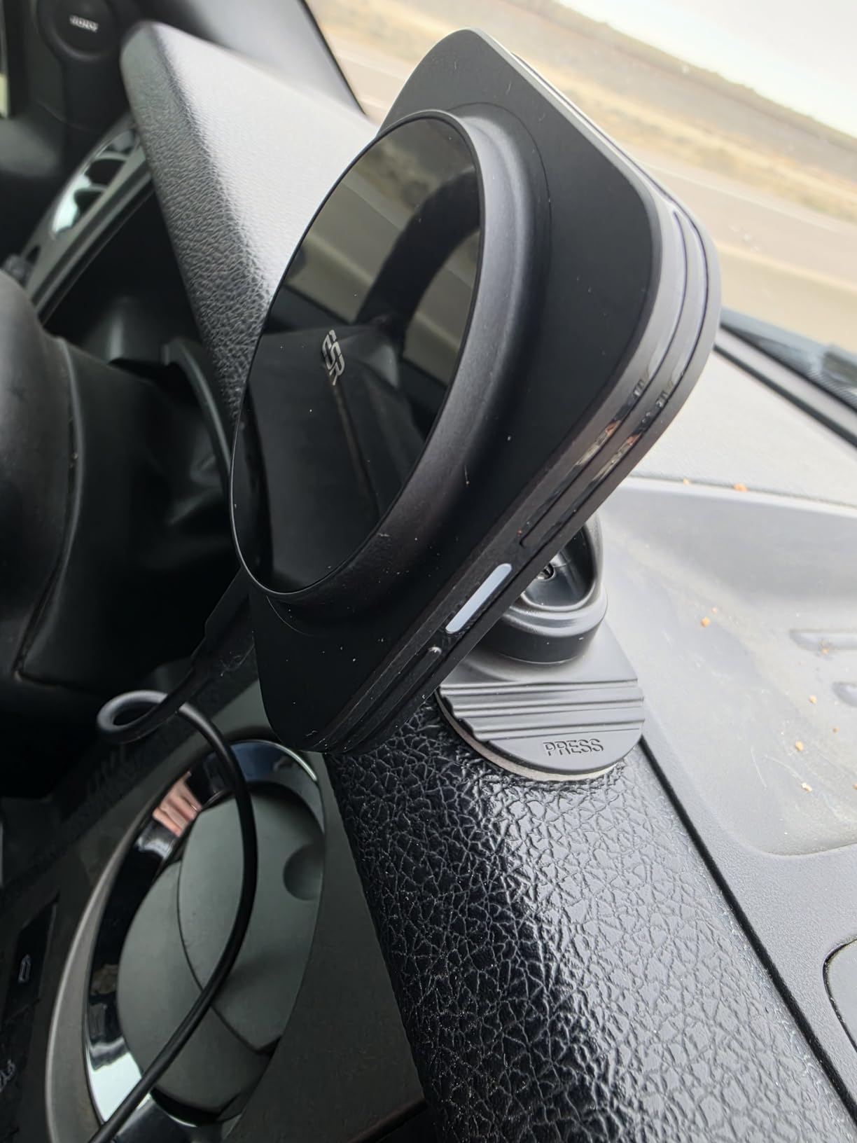 ESR for MagSafe Car Mount Charger, 15W Magnetic Wireless Car Charger, for MagSafe Car Charging, Air Vent Dashboard Phone Holder Mount for iPhone Air 17 Pro Max 16 15 14 13 12, Galaxy S25, Fast Charging customer photo 2